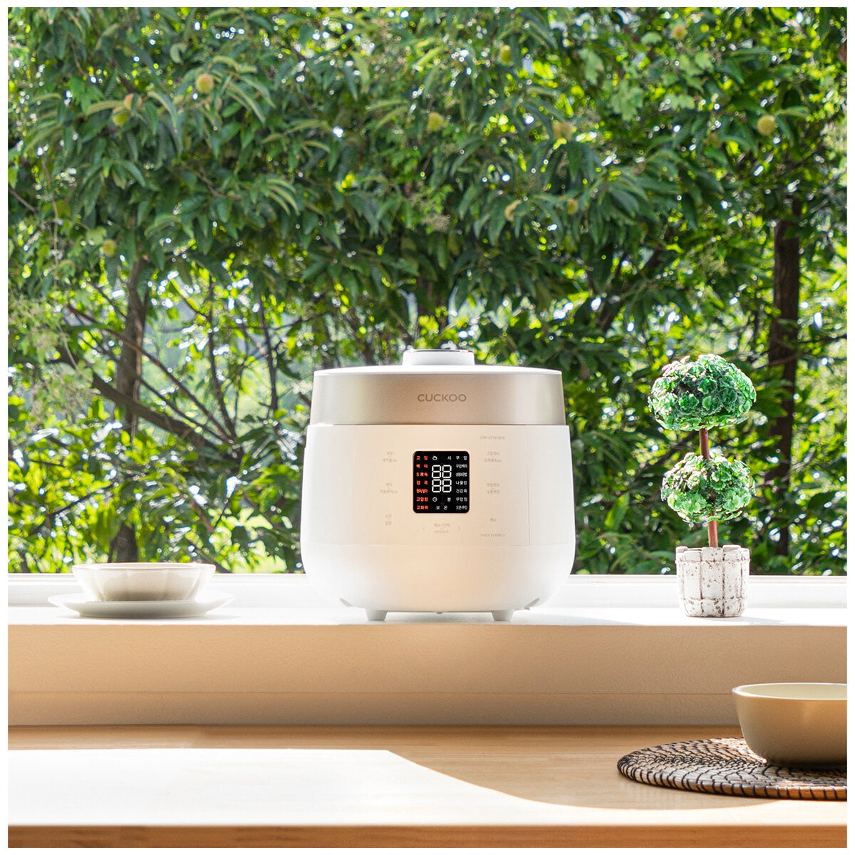Cuckoo 6-Cup Twin Pressure Rice Cooker CRP-ST0609F, 16 Modes, Smart Tech, Non-Stick Pot