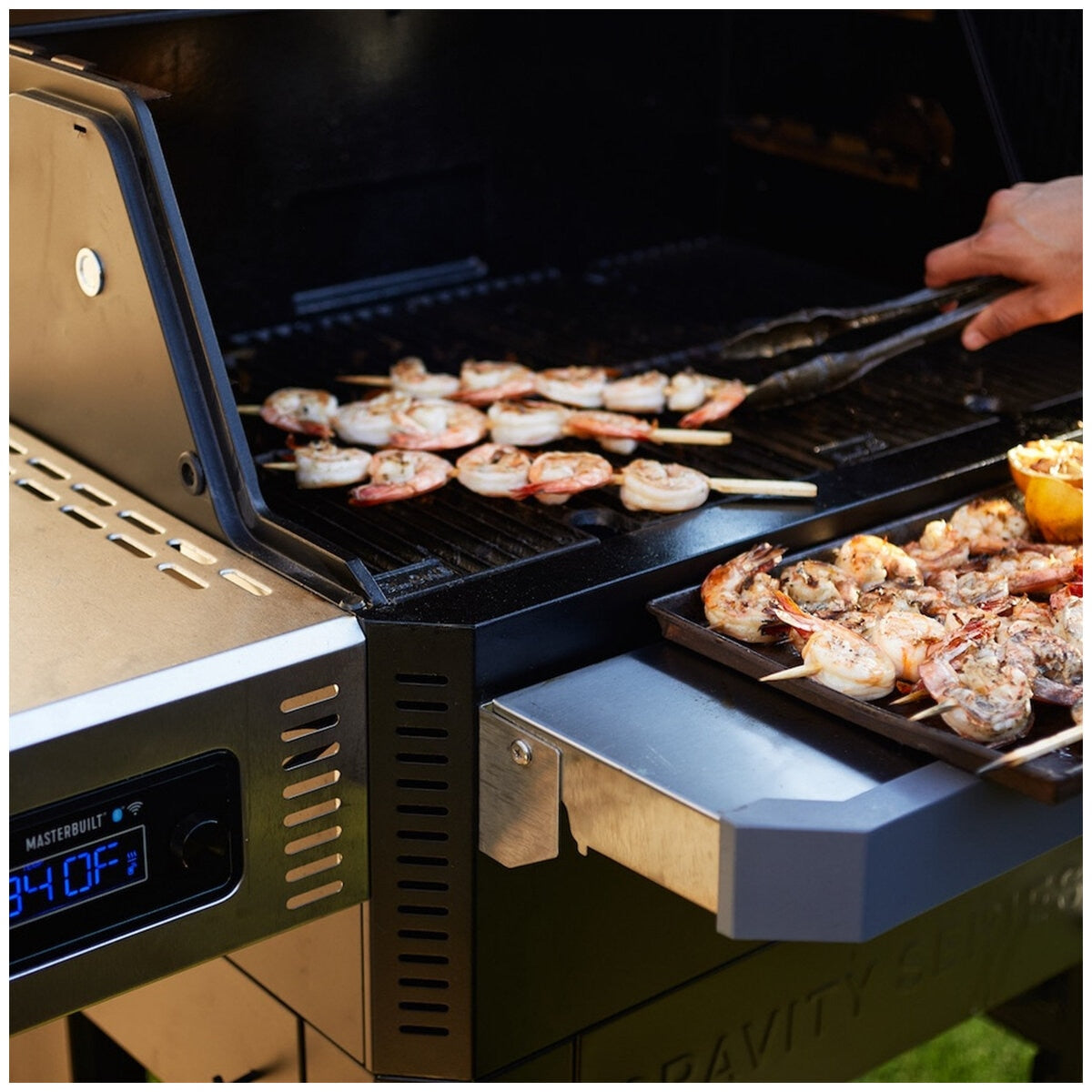 Masterbuilt Gravity Series 900 Charcoal Grill & Smoker w/ Pizza Oven, 900 Sq In, MB20041823