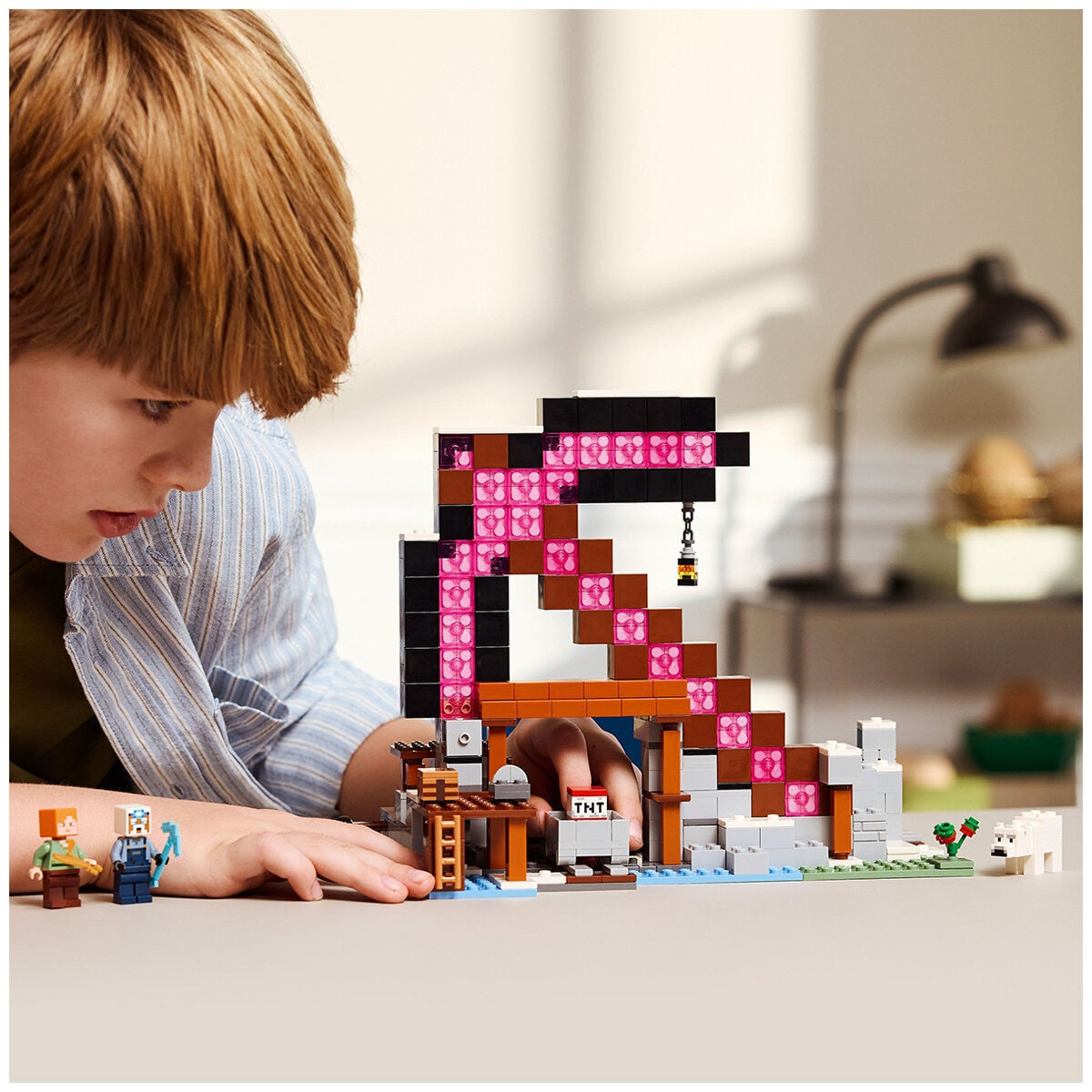 LEGO Minecraft The Pickaxe Mine 21277 Set with Minifigures & Minecart, 530 Pieces, Ages 8+