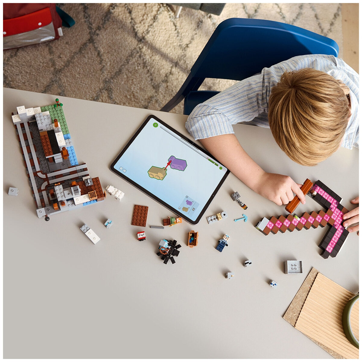 LEGO Minecraft The Pickaxe Mine 21277 Set with Minifigures & Minecart, 530 Pieces, Ages 8+