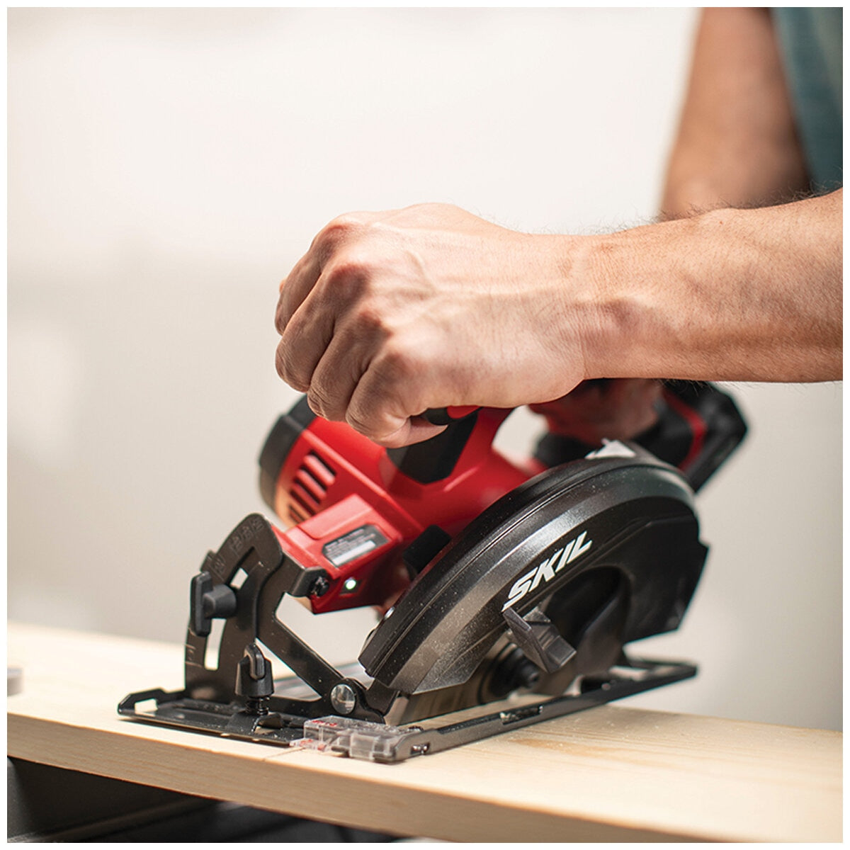 SKIL PWRCORE 20V Circular Saw 165mm Brushless, 24T Blade, Electric Brake - SuperSaverAU - view 4