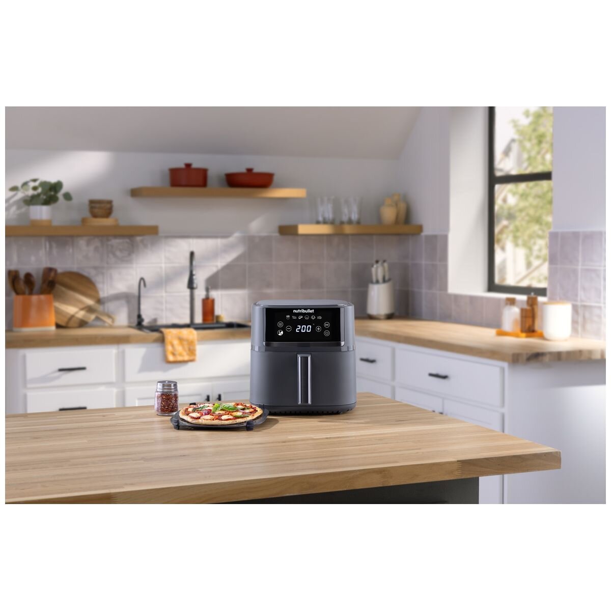 NutriBullet CrispLite Vision 6L Air Fryer - Touchscreen, Reversible Plate, Ceramic Coating - NBA07300