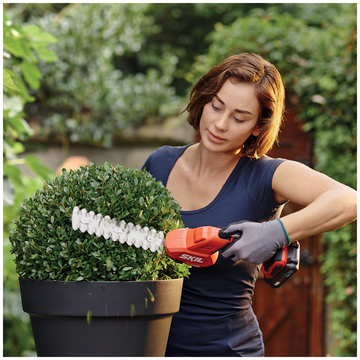 SKIL 20V Grass and Shrub Shear Kit, Lightweight, Tool-less Blade Change, Weather Resistant - SuperSaverAU - view 2