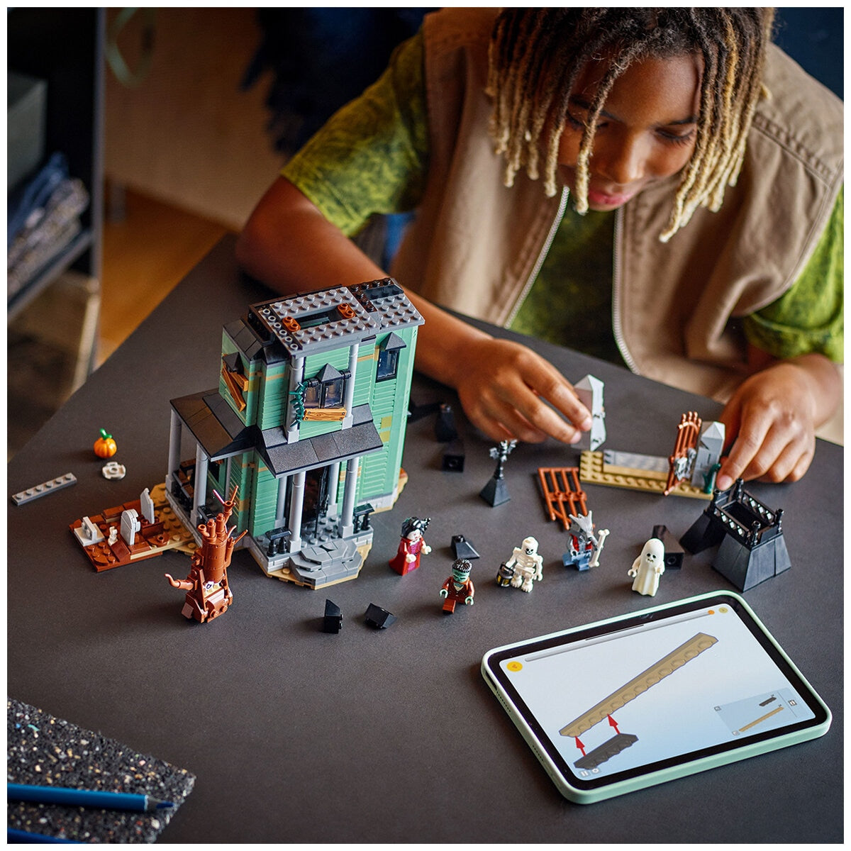 LEGO Creator 3 In 1 Haunted Mansion 31167