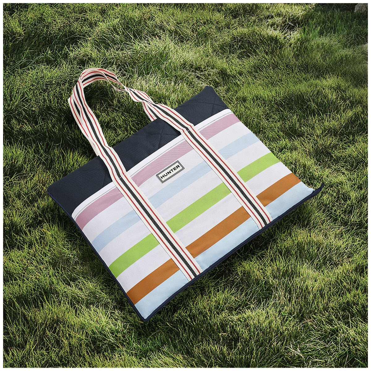 Hunter Outdoor Picnic Blanket Bedford Blue, 152 x 183 cm, Water Resistant, Tent Loops - SuperSaverAU - view 7