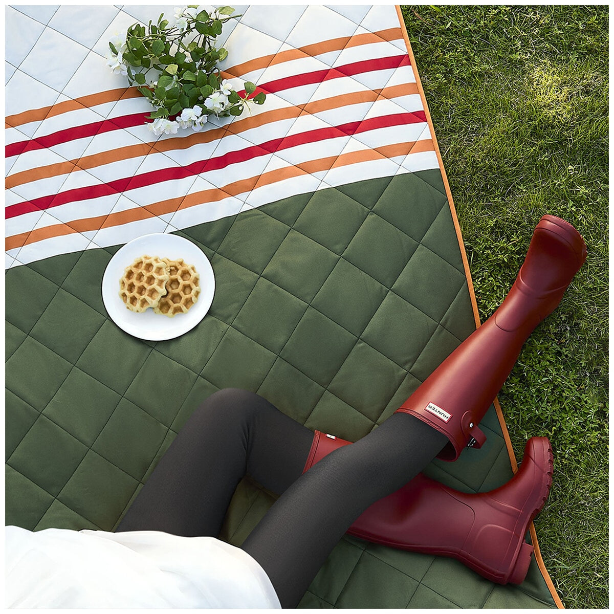 Hunter Outdoor Picnic Blanket 152 x 183 cm Cypress Block Green Water Resistant - SuperSaverAU - view 9