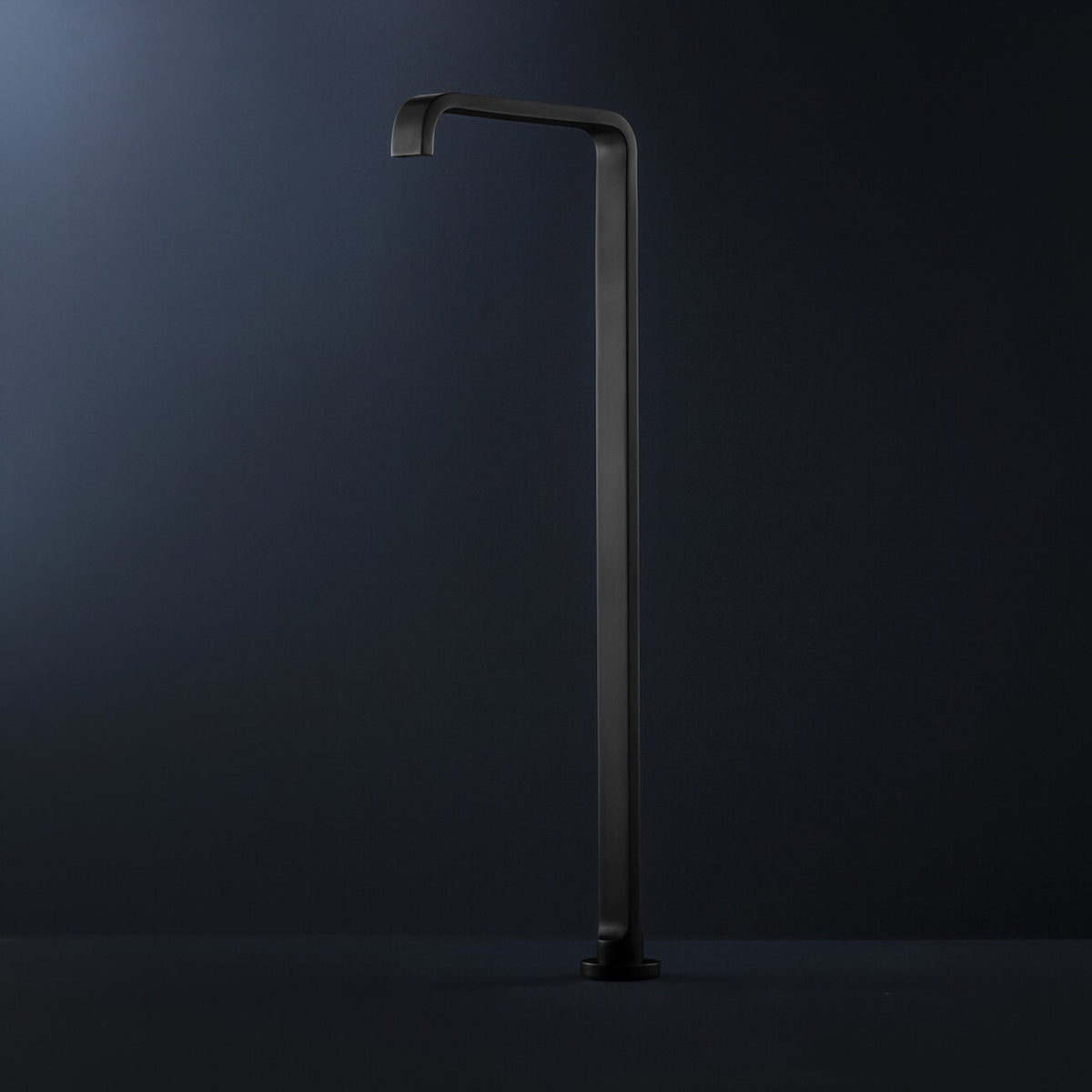 Rogerseller Pinch freestanding bath spout 250mm deep - Matte Black finish - floor standing - 3606003211