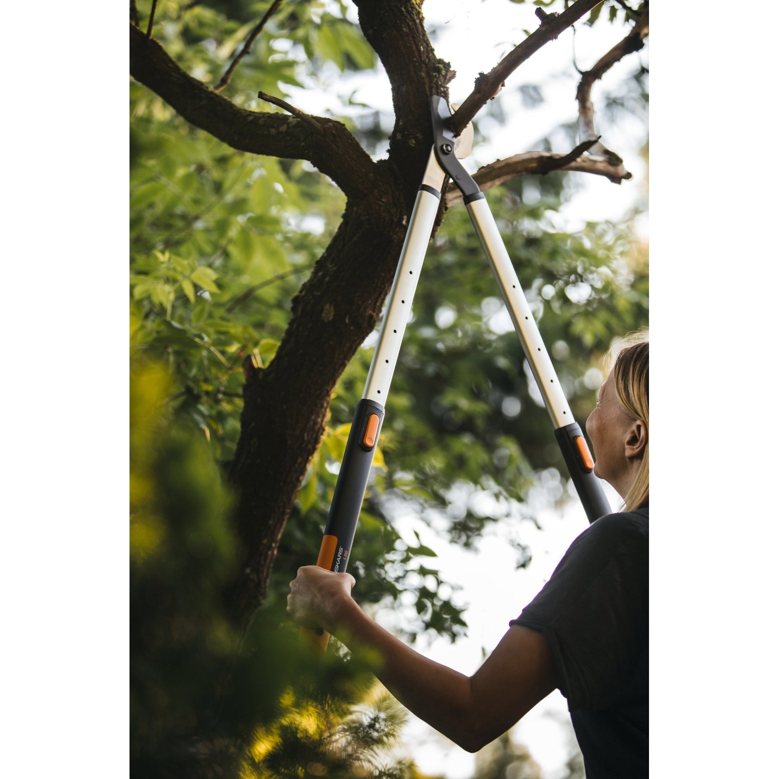 Fiskars SmartFit L86 Telescopic Bypass Lopper with Steel Blades