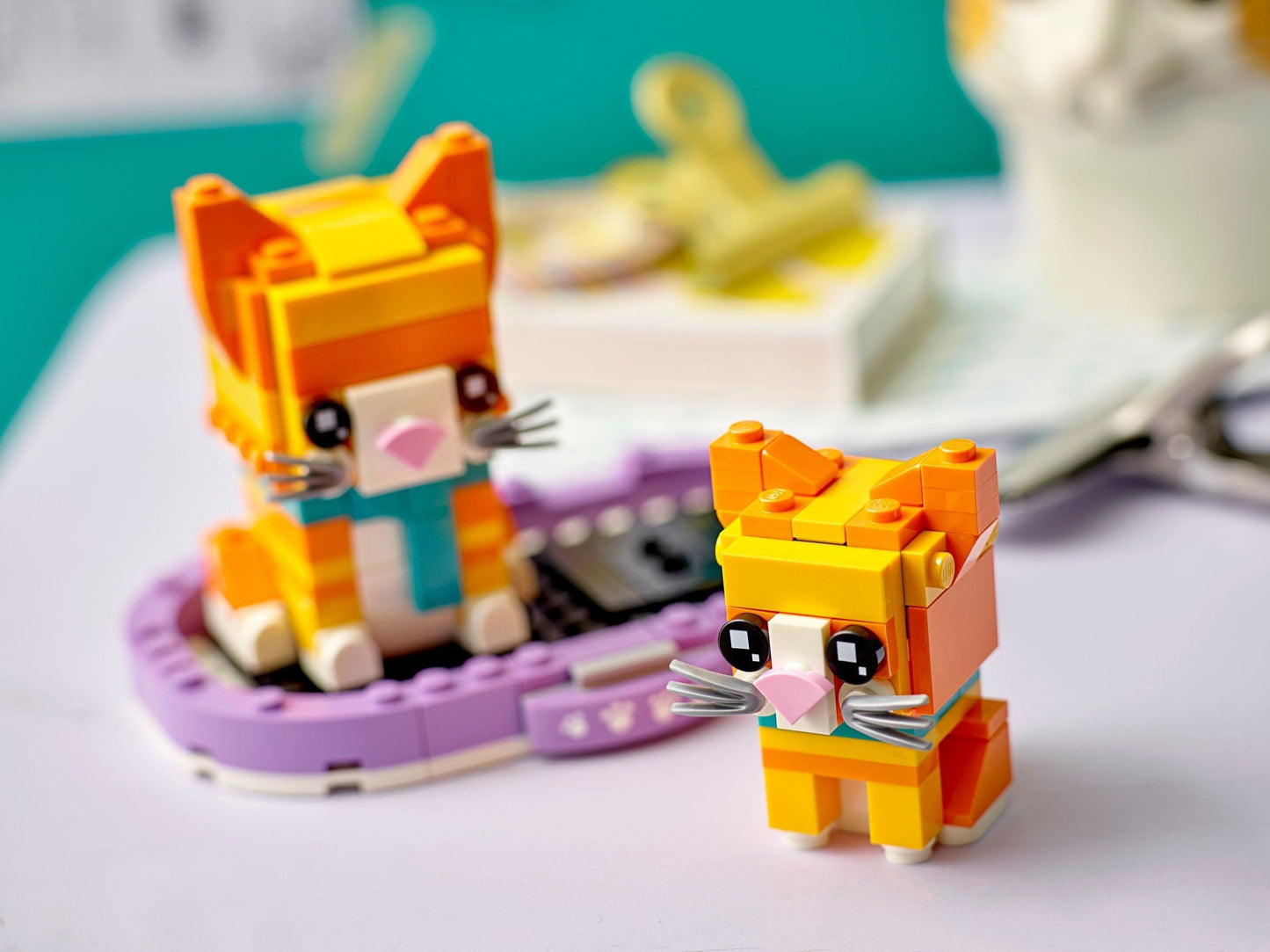 LEGO 40480 Ginger Tabby Cat & Kitten BrickHeadz Set