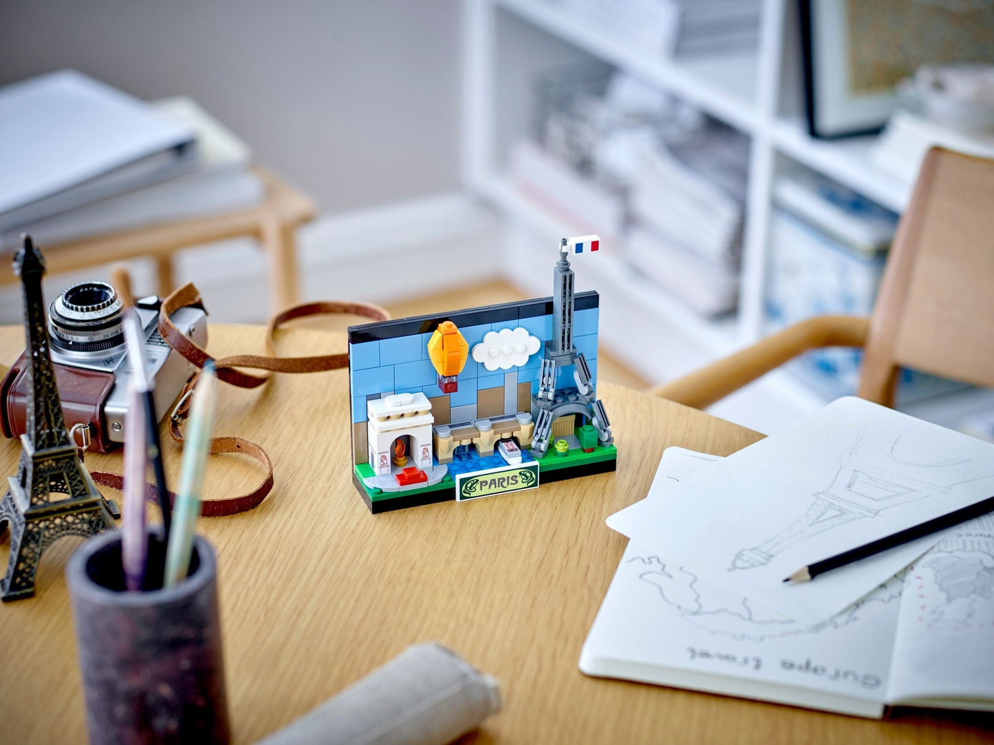 LEGO 40568 Paris Postcard 3D Souvenir Model Kit