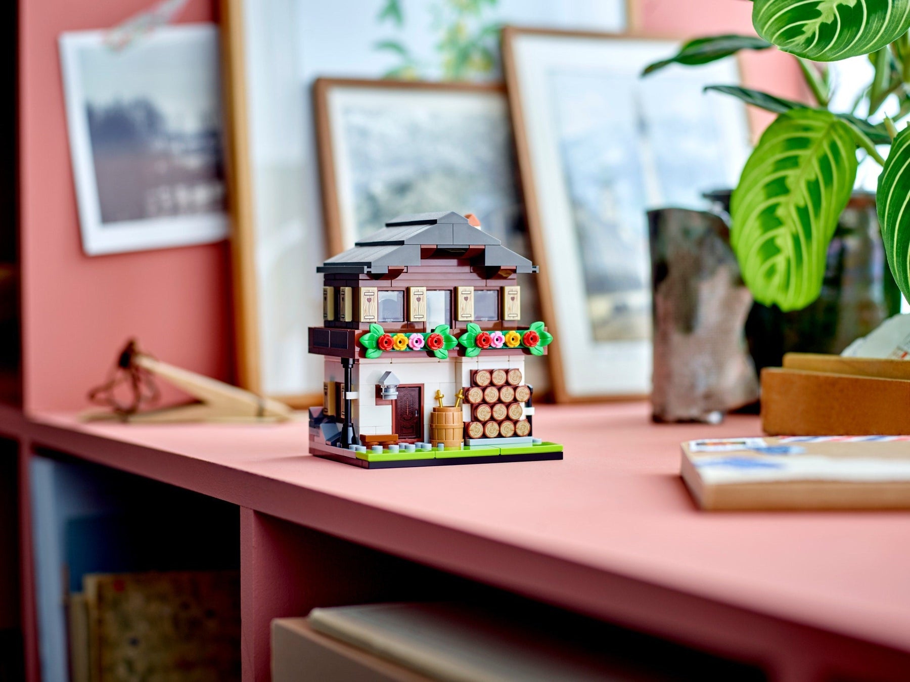 LEGO 40594 Houses of the World 2 - SuperSaverAU - view 3