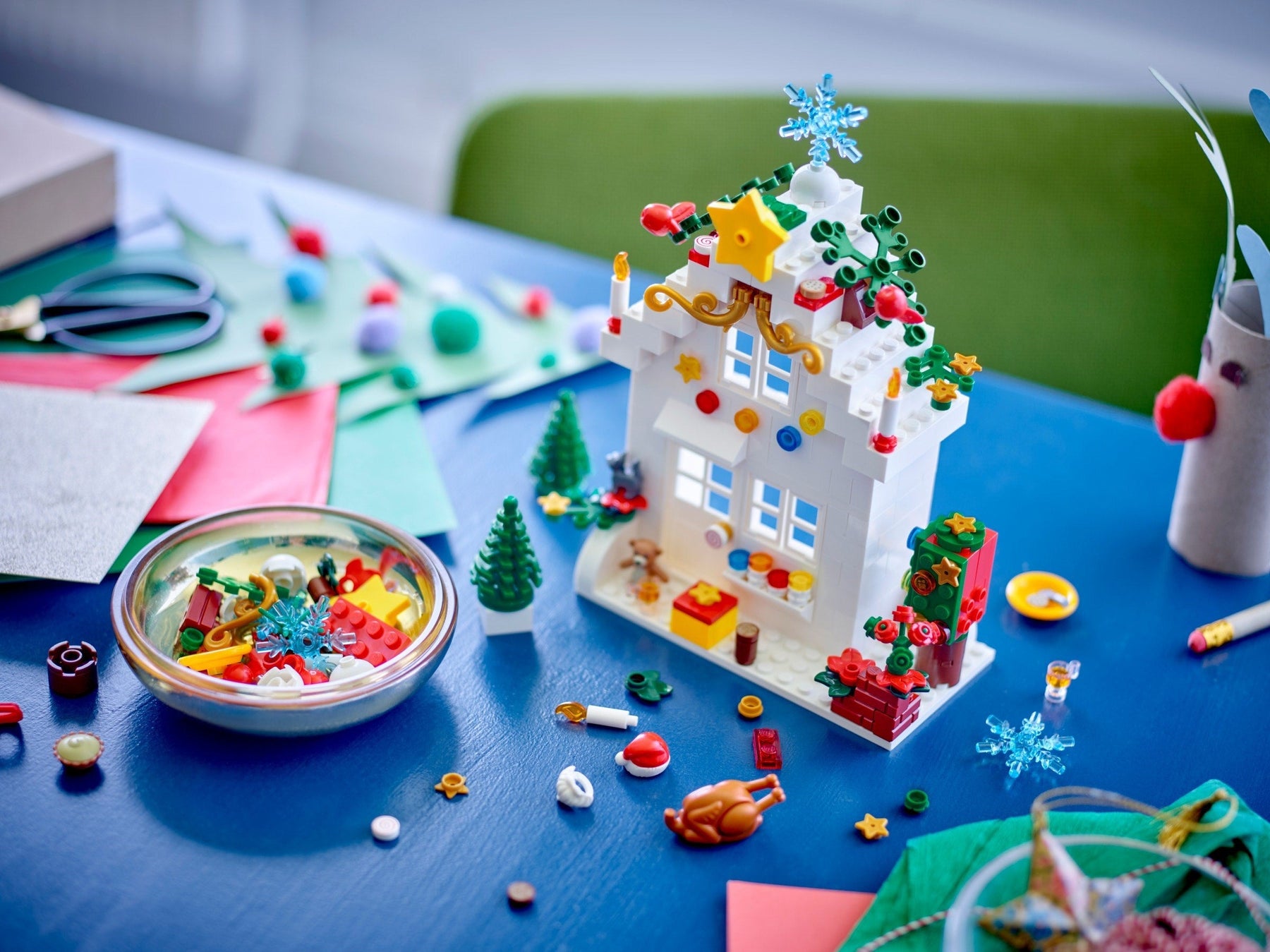 LEGO 40609 Christmas Fun VIP Add-On Pack – Festive LEGO Accessories - SuperSaverAU - view 2