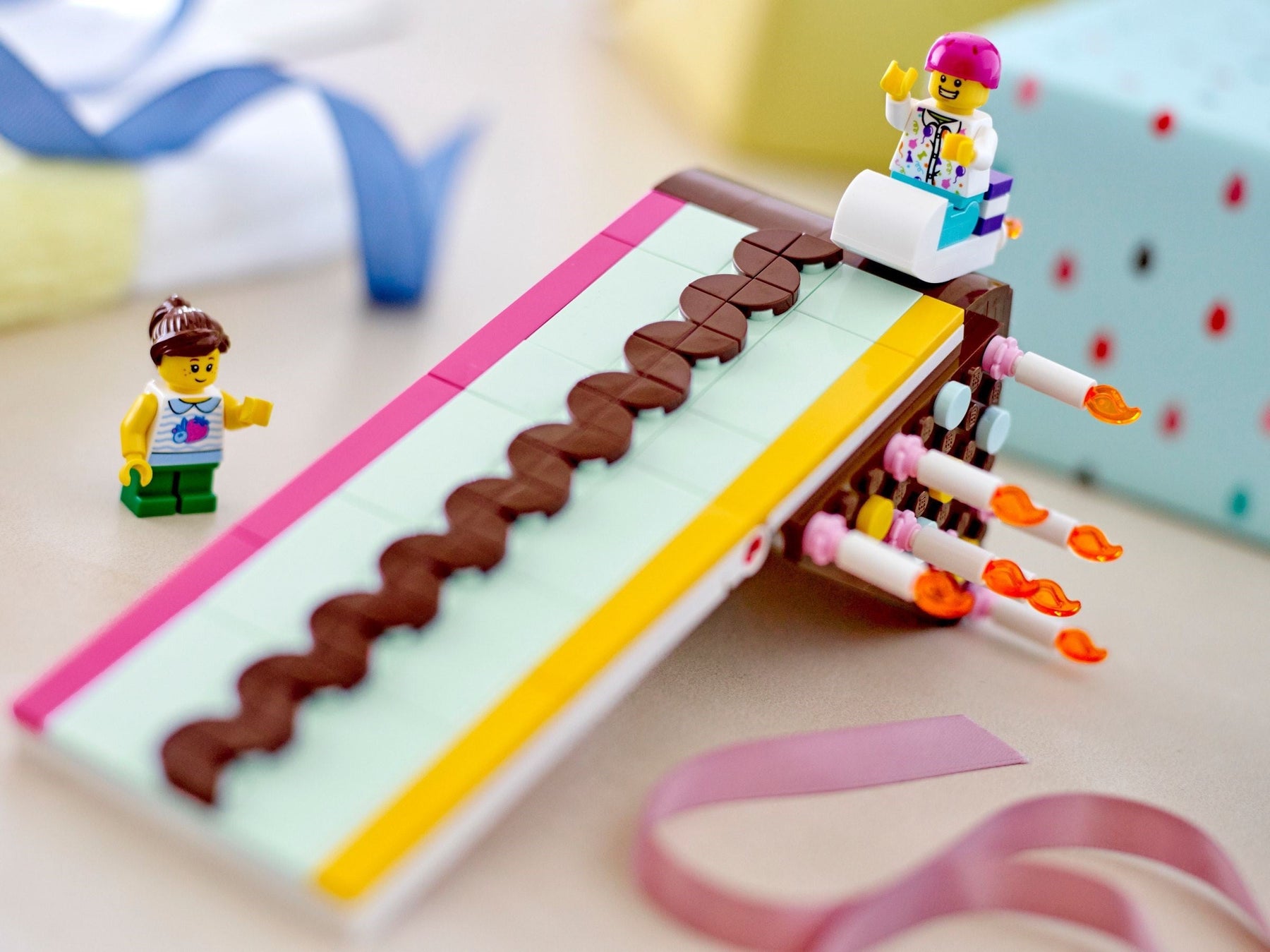 LEGO 40641 Birthday Cake – Celebration Display Model - SuperSaverAU - view 5
