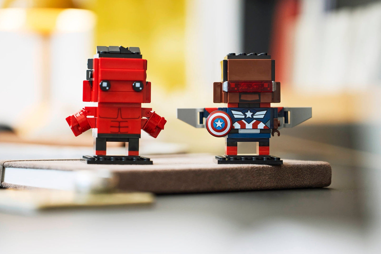 LEGO 40668 Captain America and Red Hulk Brickheadz Figures