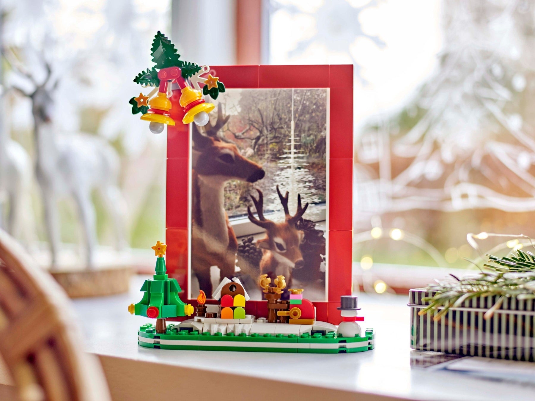 LEGO 40702 Christmas Picture Frame Limited Edition - SuperSaverAU - view 4