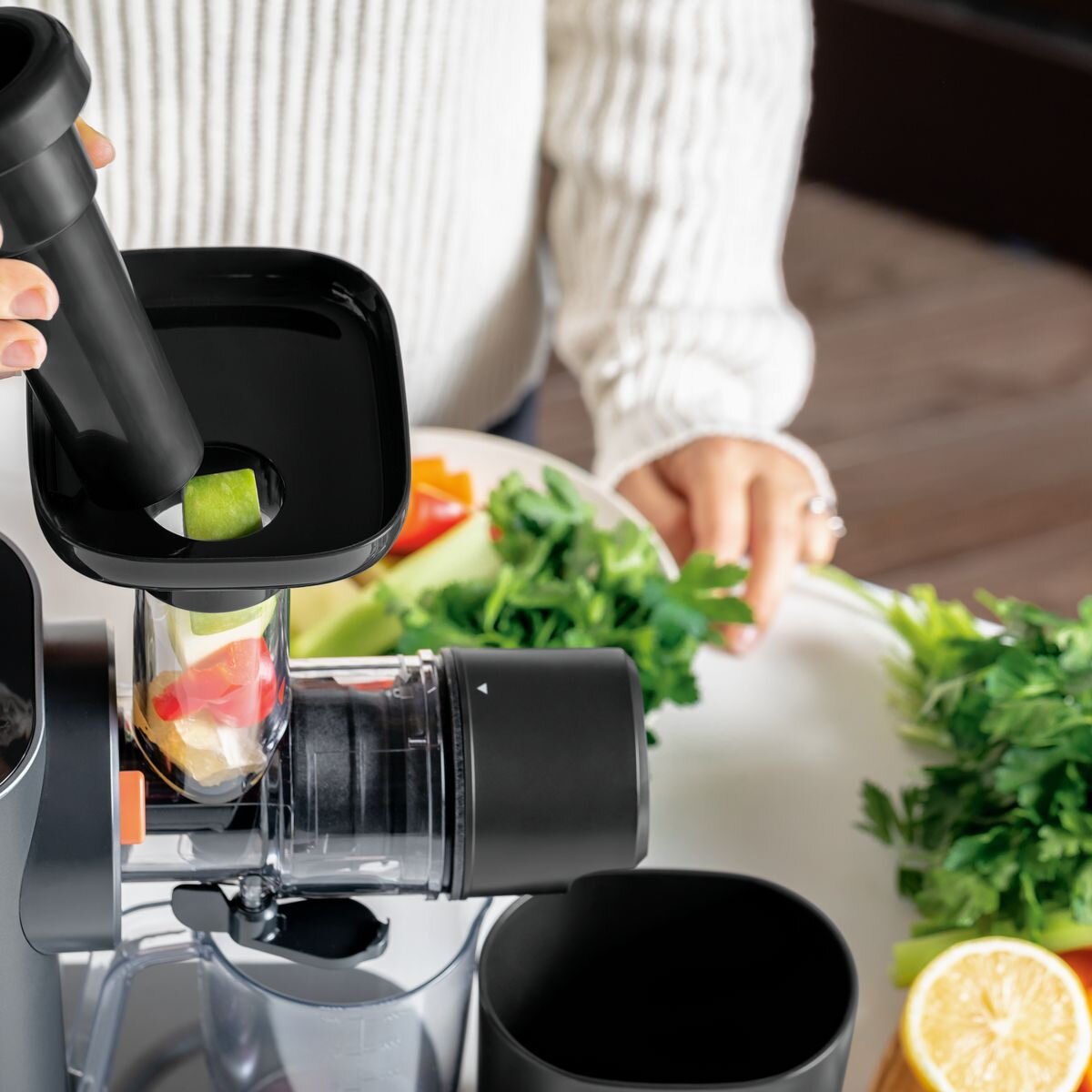 Ninja NeverClog cold press slow juicer - 150W motor, two pulp filters, compact grey design - JC151