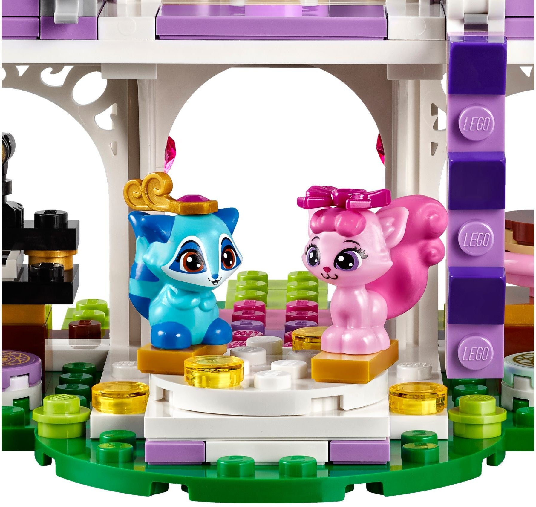 LEGO 41142 Palace Pets Royal Castle: Dreamy & Windflower's Grand Ball - SuperSaverAU - view 4