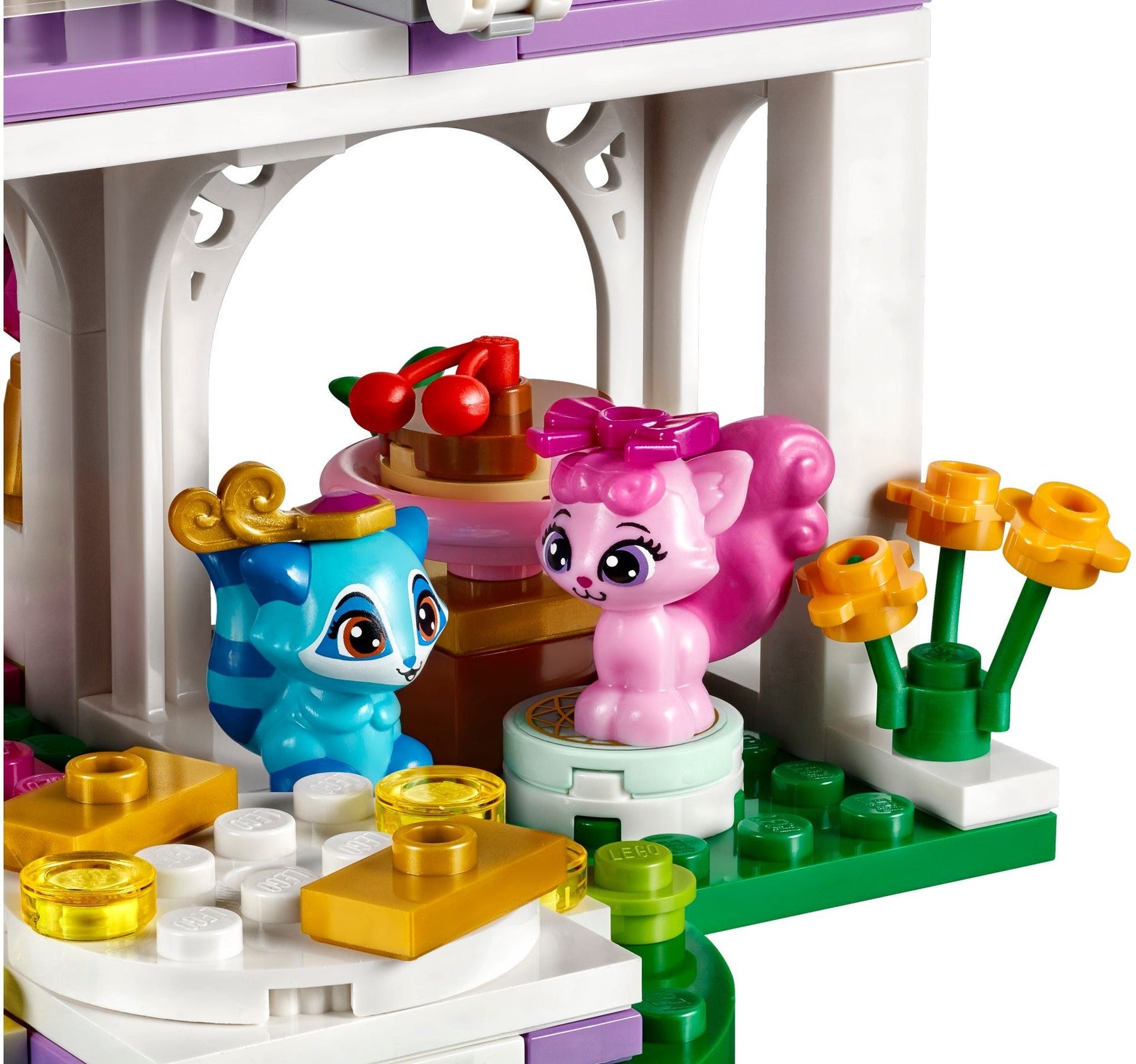 LEGO 41142 Palace Pets Royal Castle: Dreamy & Windflower's Grand Ball - SuperSaverAU - view 7