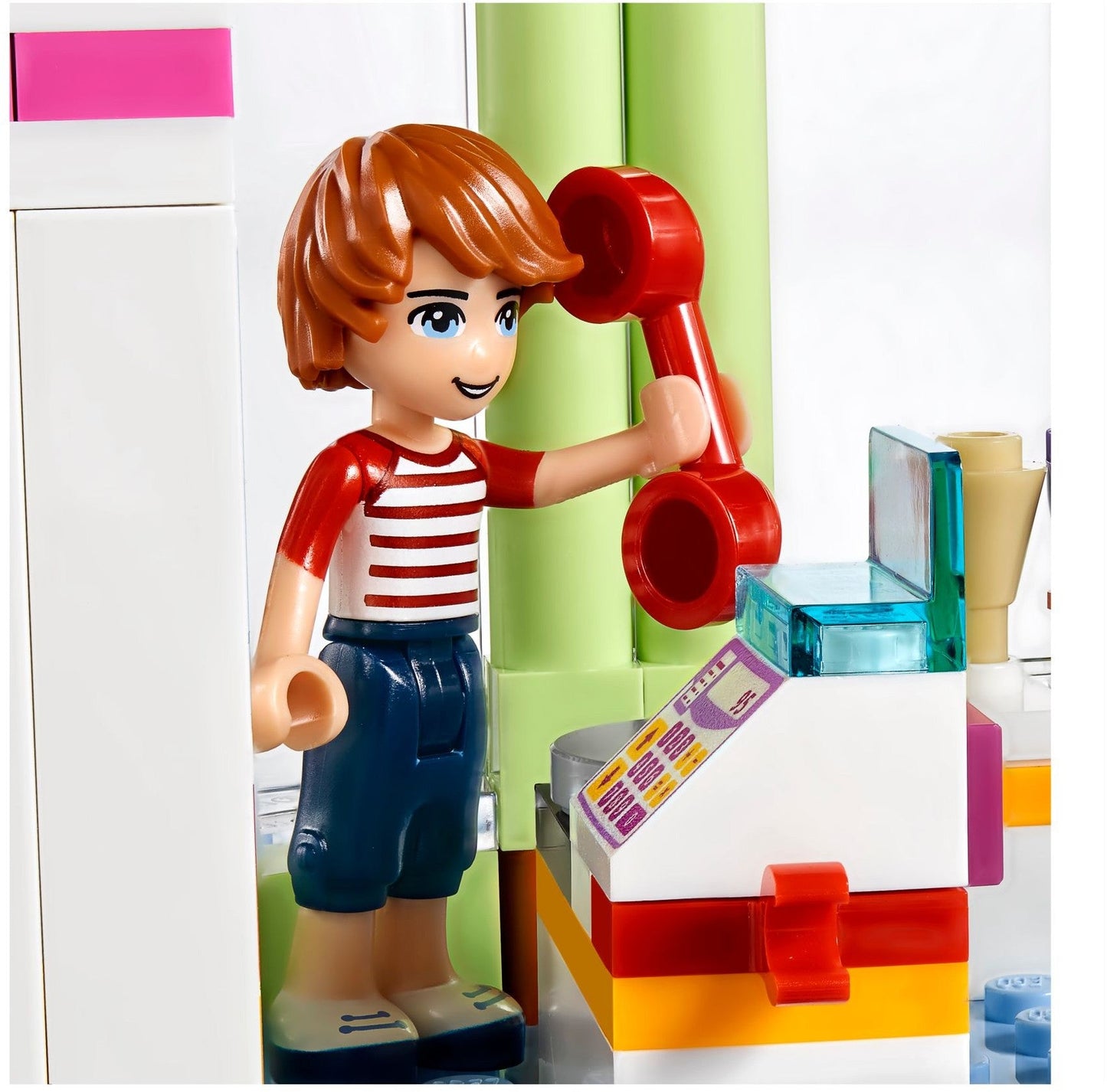 LEGO 41320 Heartlake City Frozen Yogurt Shop with Olivia & Julian