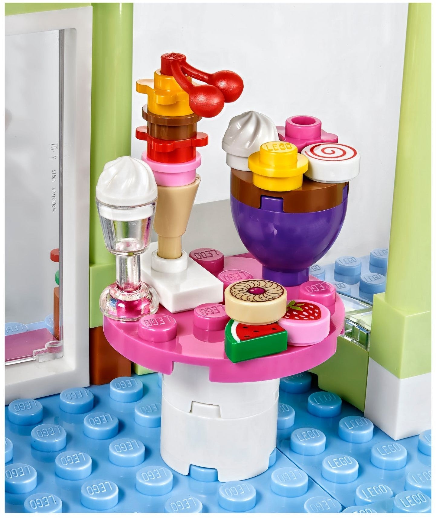 LEGO 41320 Heartlake City Frozen Yogurt Shop with Olivia & Julian - SuperSaverAU - view 7