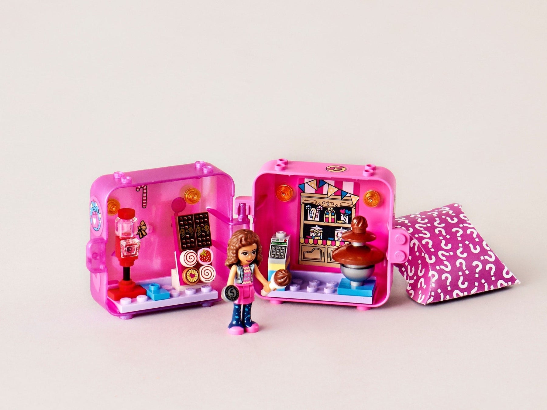 LEGO 41407 Olivia's Shopping Play Cube: Mini Candy Store Fun! - SuperSaverAU - view 6