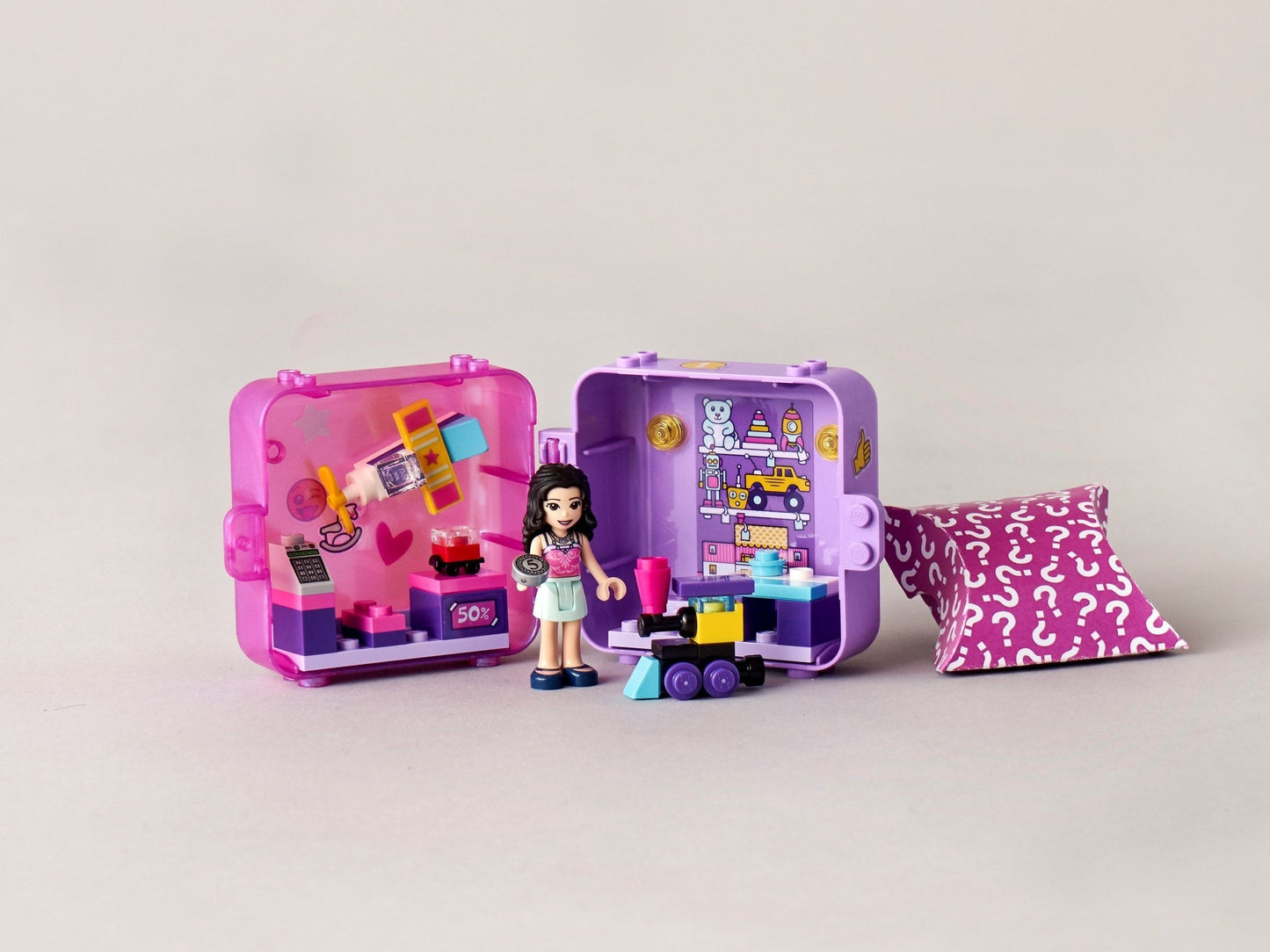 LEGO 41409 Emma's Shopping Play Cube: Portable Mini Toy Store Fun