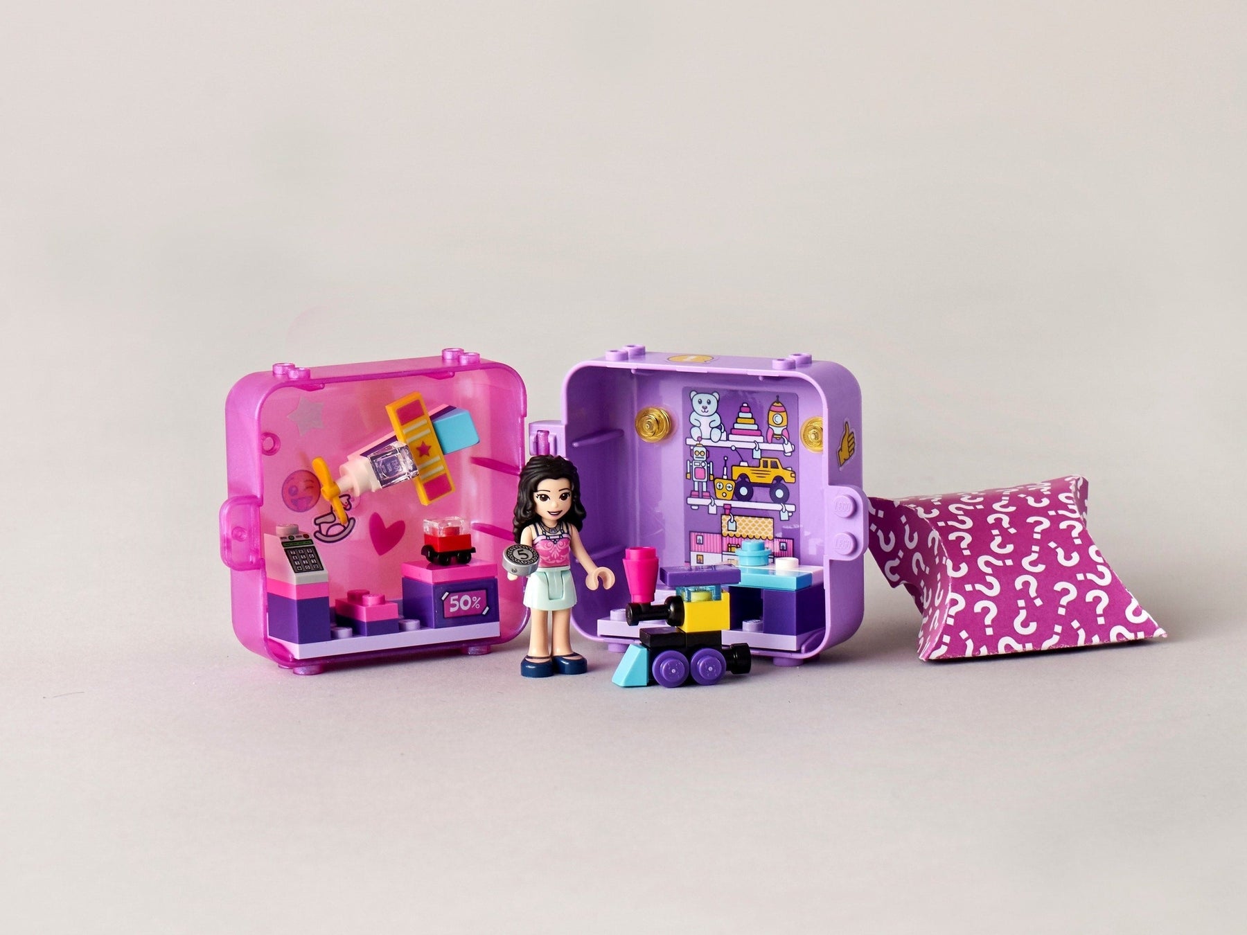 LEGO 41409 Emma's Shopping Play Cube: Portable Mini Toy Store Fun - SuperSaverAU - view 6