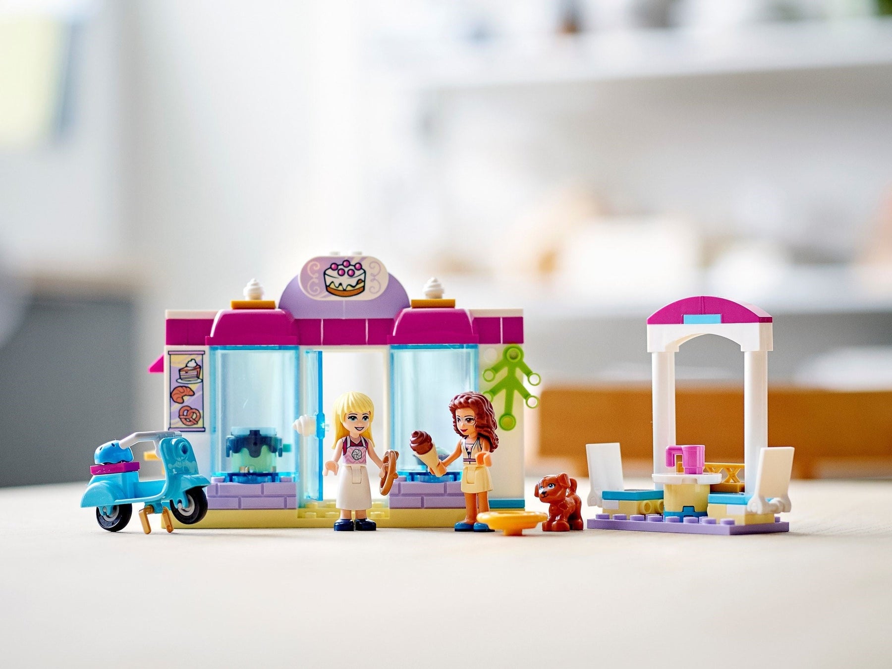 LEGO 41440 Heartlake City Bakery: Build & Bake Fun - SuperSaverAU - view 4
