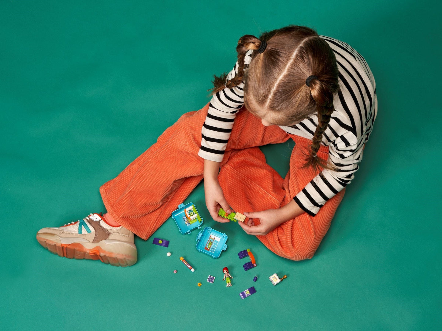 LEGO 41669 Mia's Soccer Cube: Portable Playset for Kids