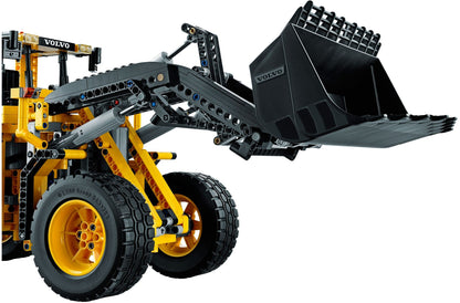LEGO 42030 Volvo L350F Wheel Loader - Technic RC Set