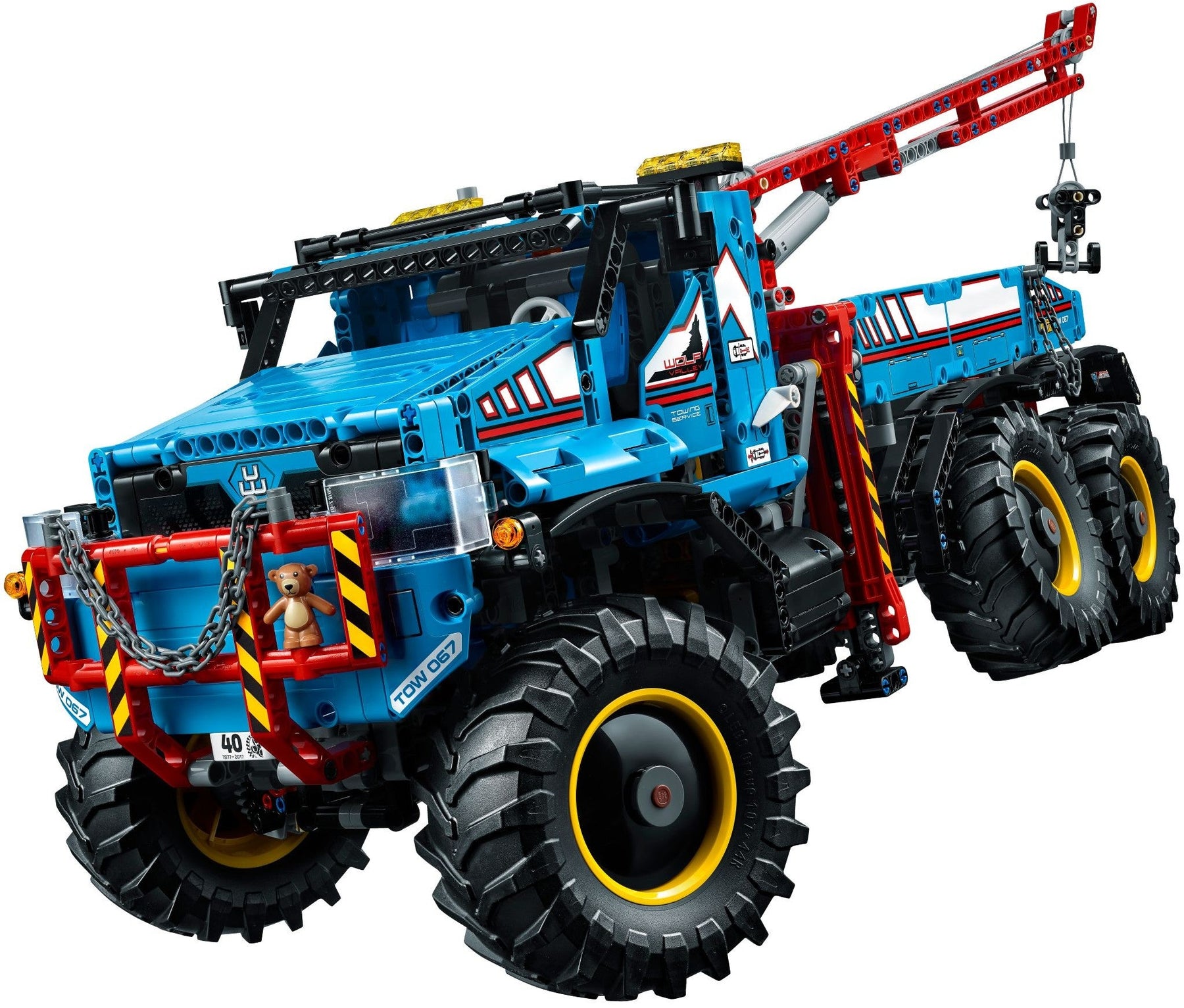 LEGO 42070 6x6 All Terrain Tow Truck RC 2-in-1 Technic - SuperSaverAU - view 2