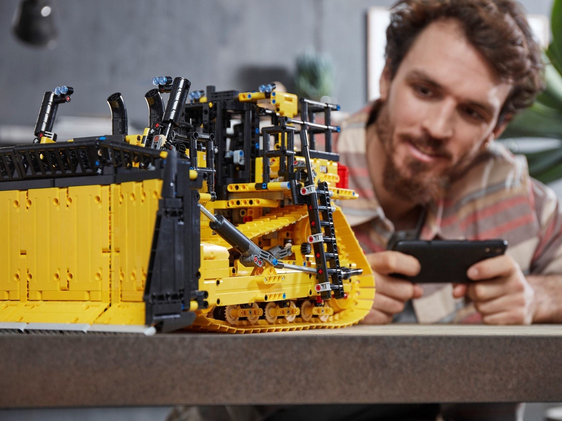 LEGO 42131 App-Controlled Cat D11 Bulldozer - SuperSaverAU - view 4
