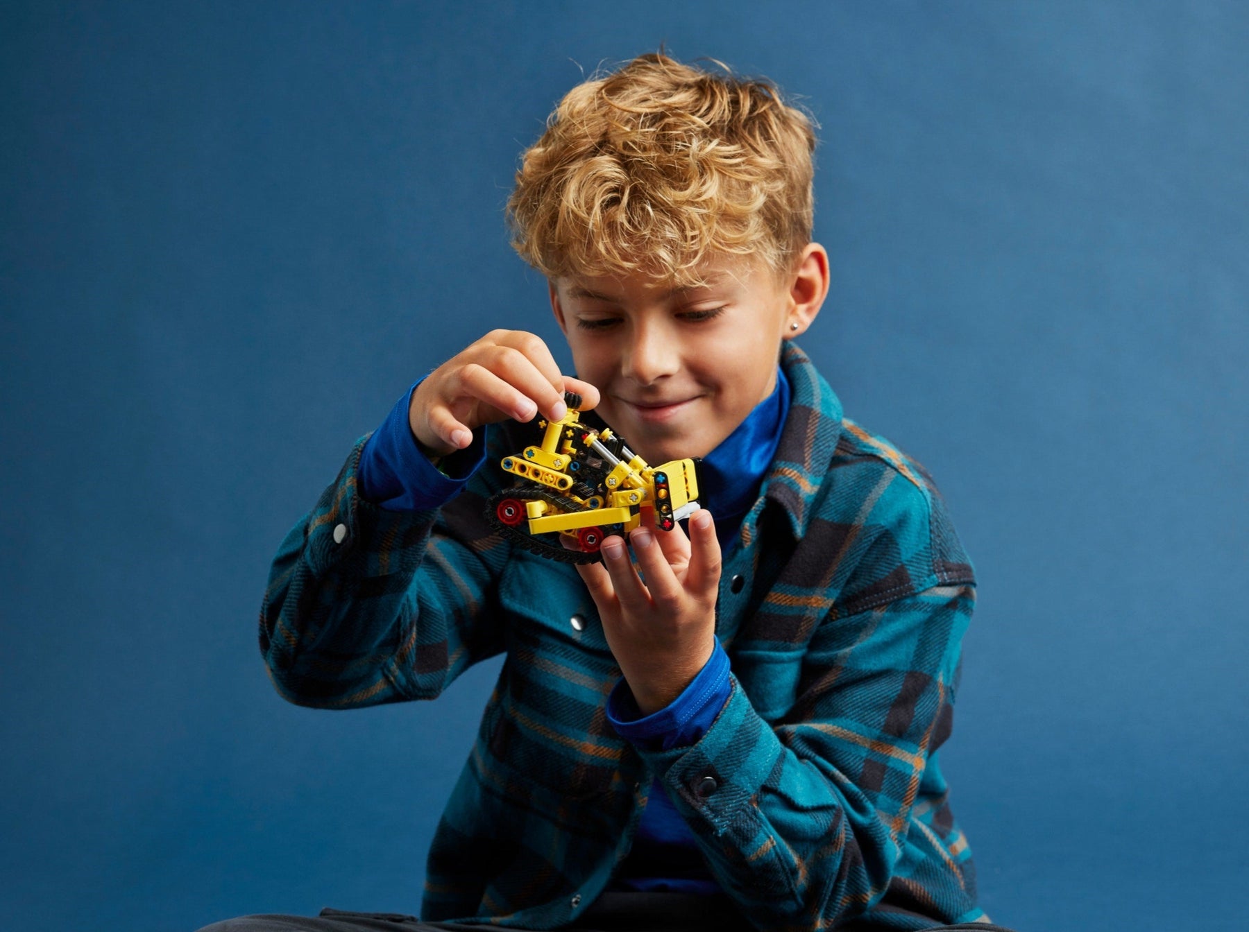LEGO Technic Series 42163 Heavy-Duty Bulldozer- Auzzi Store