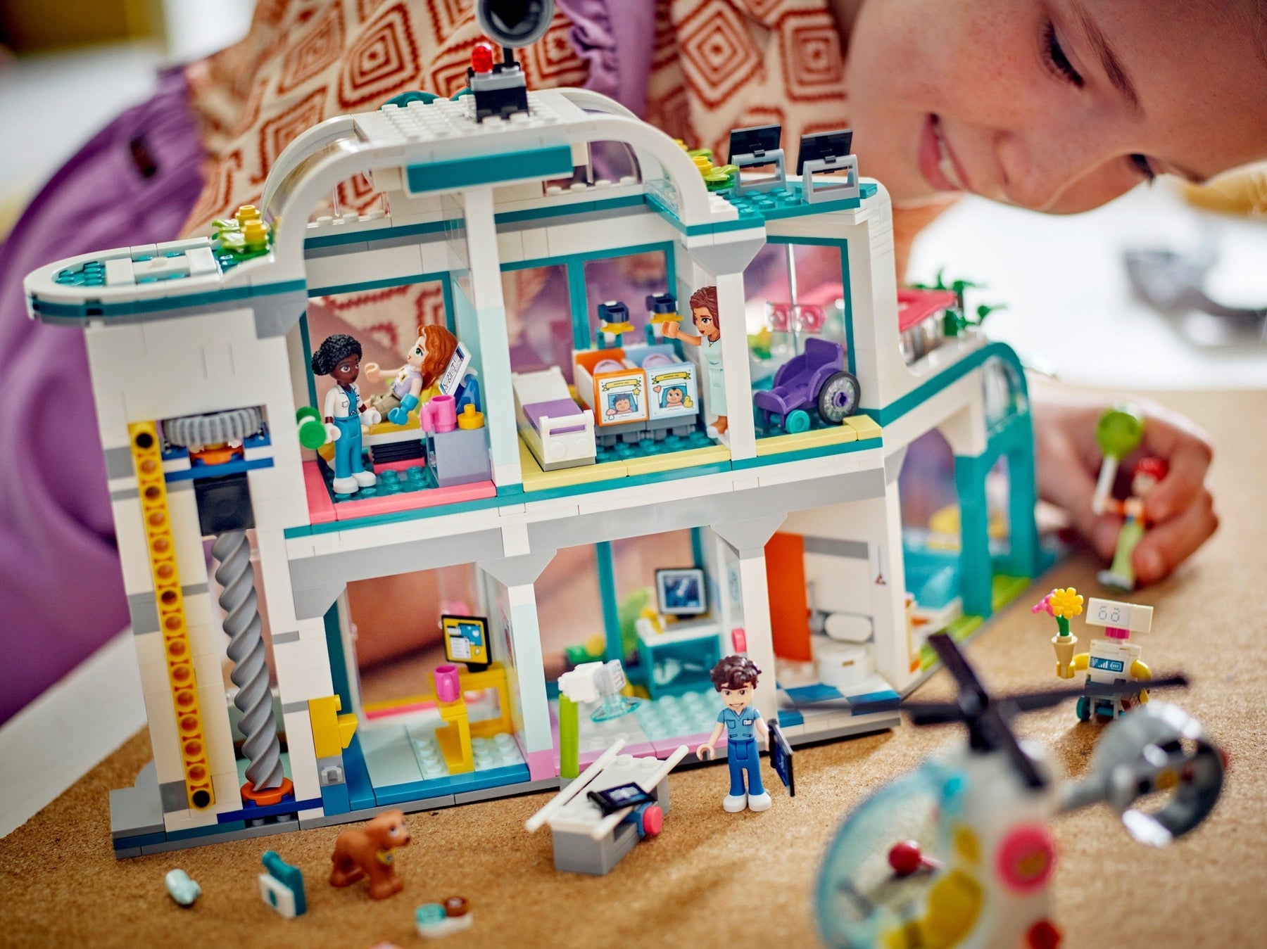 LEGO LEGO Friends Series 42621 Heartlake City Hospital- Auzzi Store