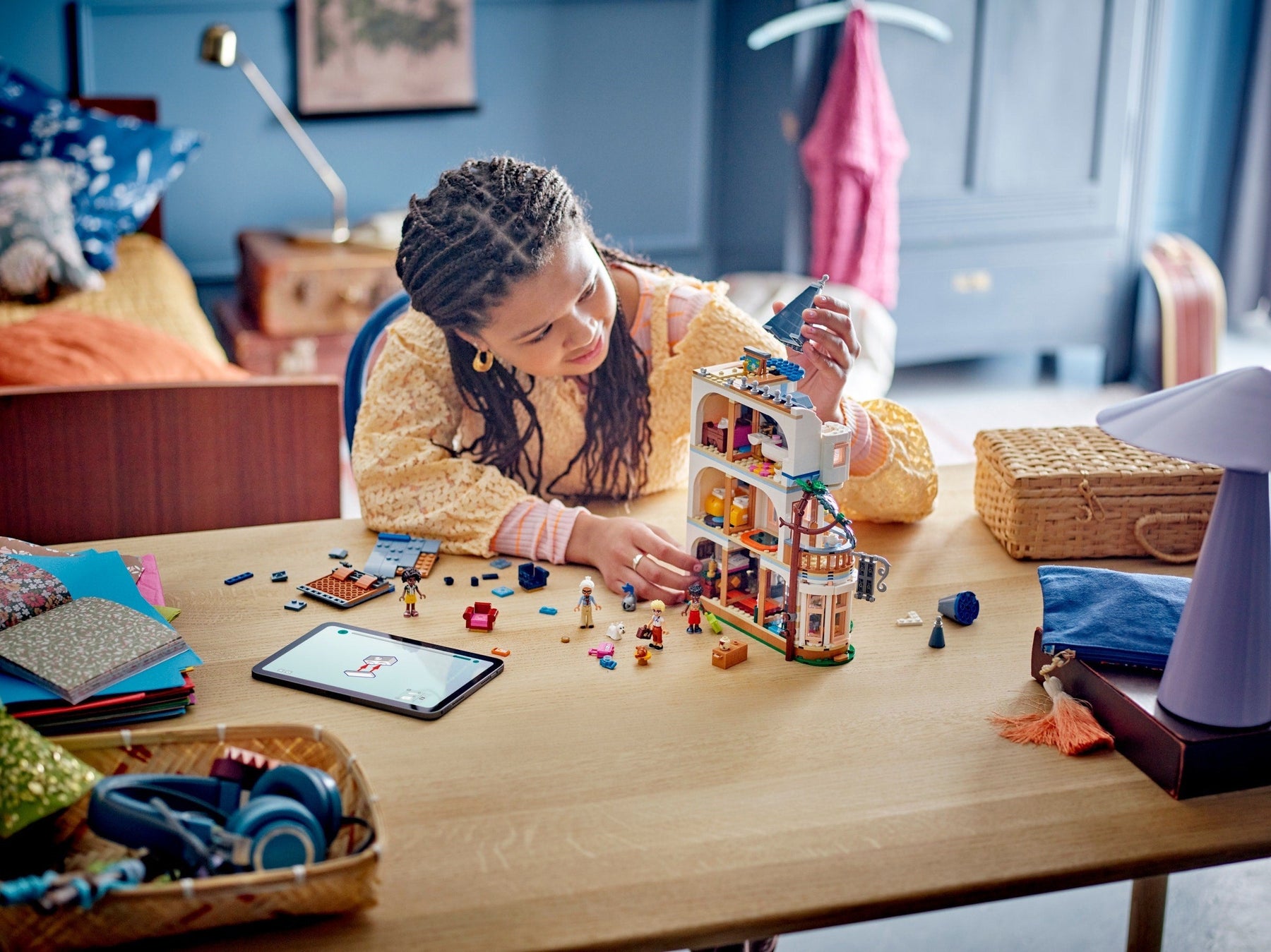LEGO Friends 42637 Castle Bed and Breakfast - SuperSaverAU - view 3