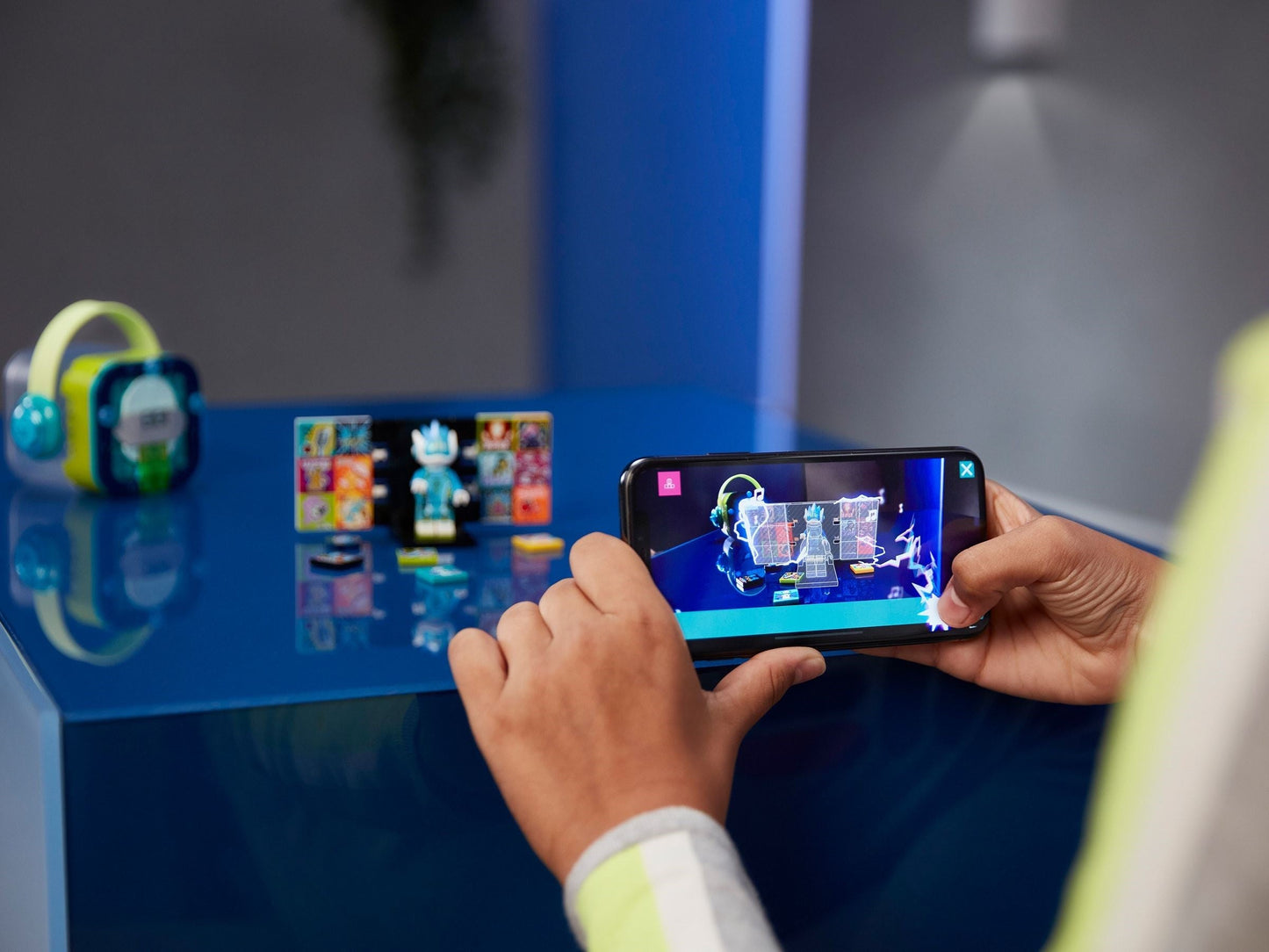 LEGO 43104 Alien DJ BeatBox - Music Video Maker Kit