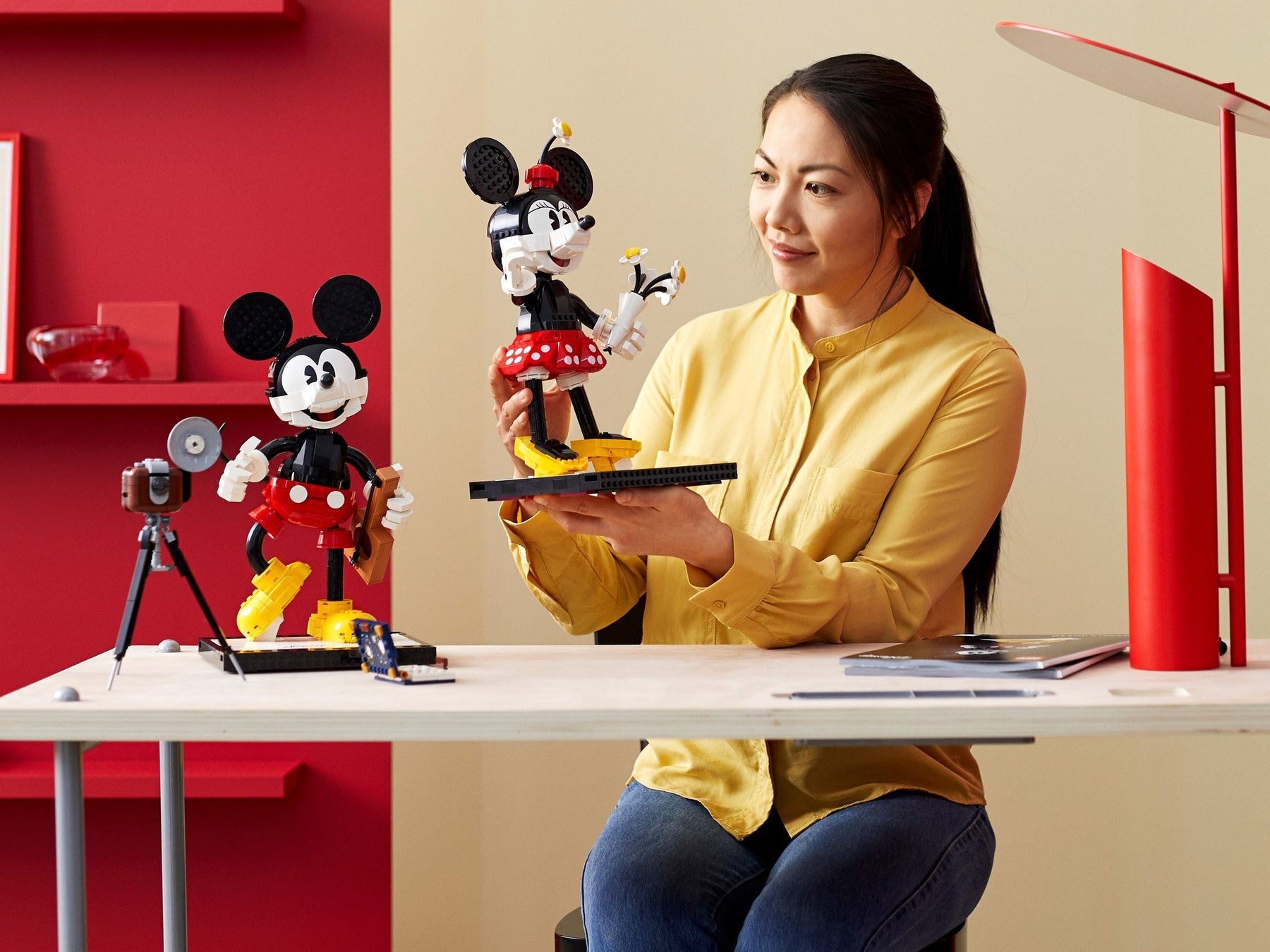 LEGO 43179 Mickey & Minnie Mouse Buildable Characters - SuperSaverAU - view 6