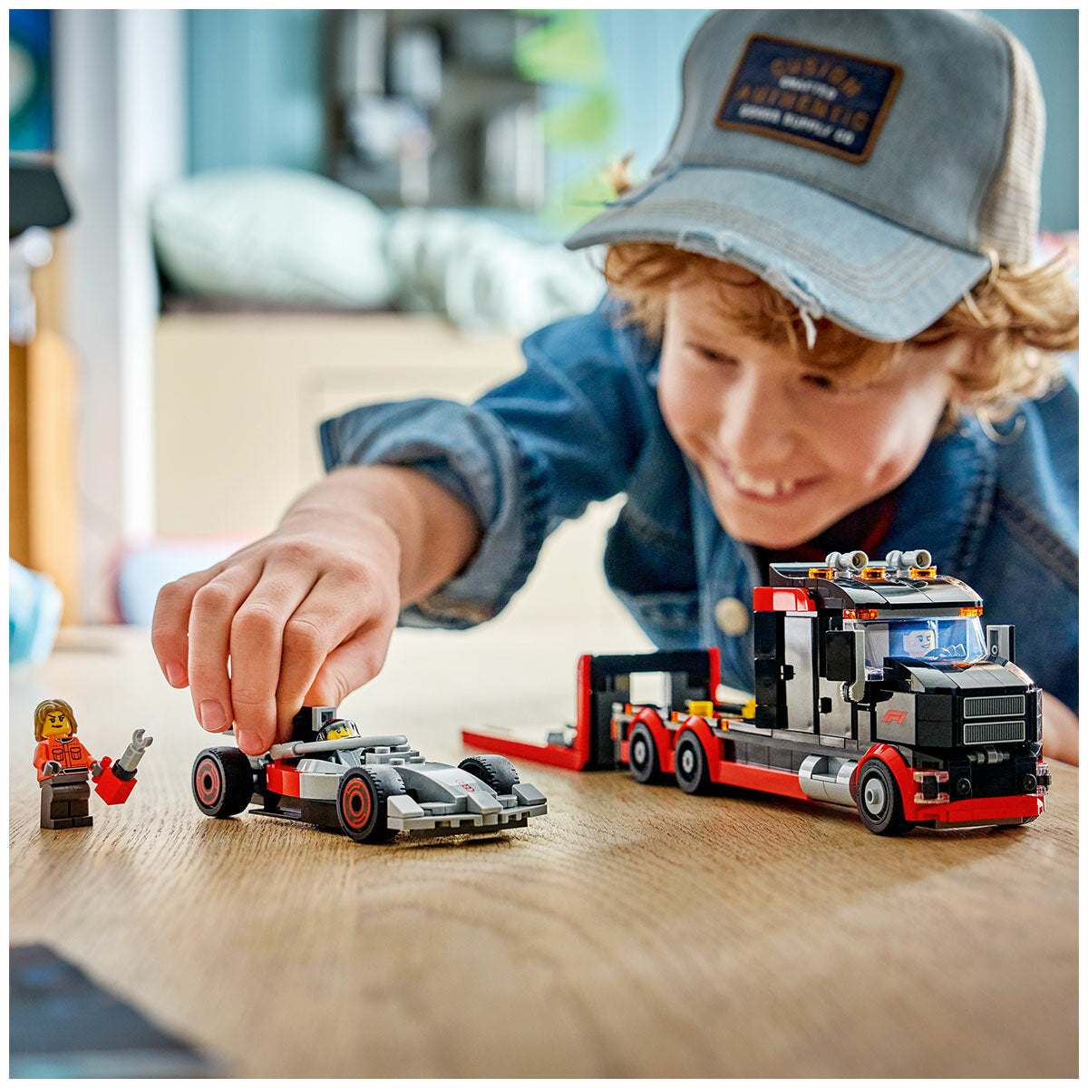 LEGO City F1 Display Truck with Audi F1 Race Car Toy 60493