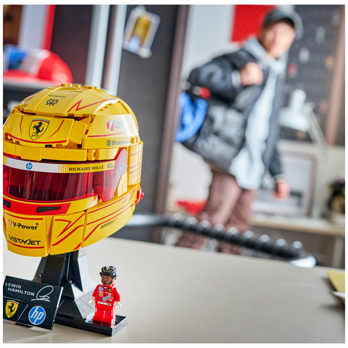 LEGO Editions Scuderia Ferrari HP Lewis Hamilton Helmet 43022