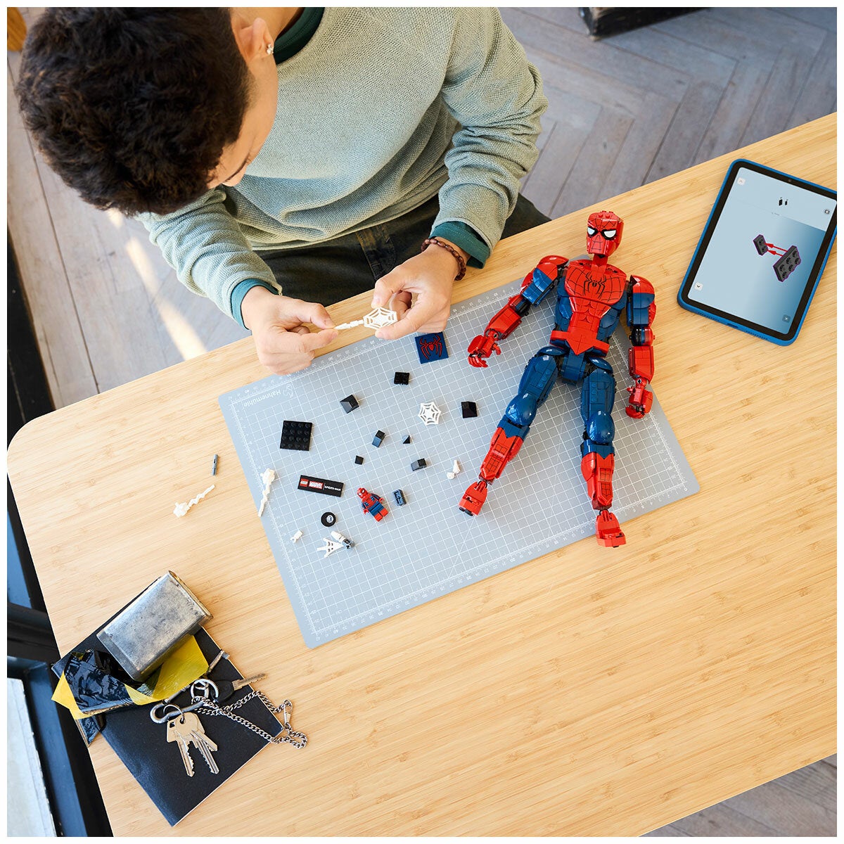 LEGO Spider-Man Posable Hero Figure Marvel Model Kit 360mm Tall 76346 — image 2
