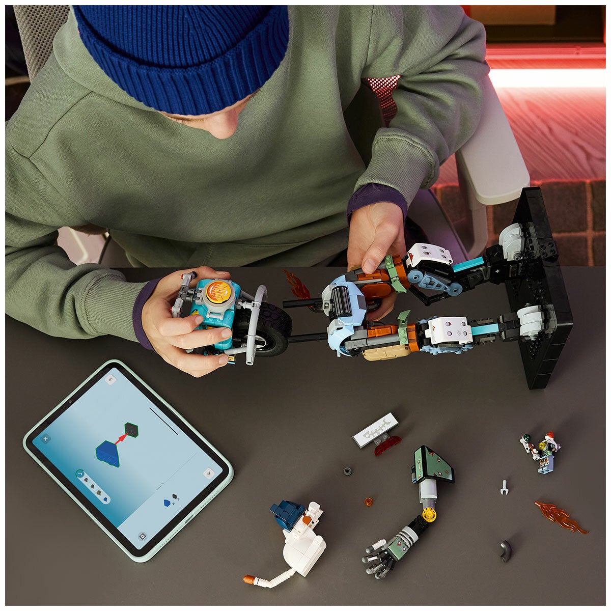 LEGO KIT Fortnite Posable Figure Construction Toy Ages 12 Plus 77081 — image 2