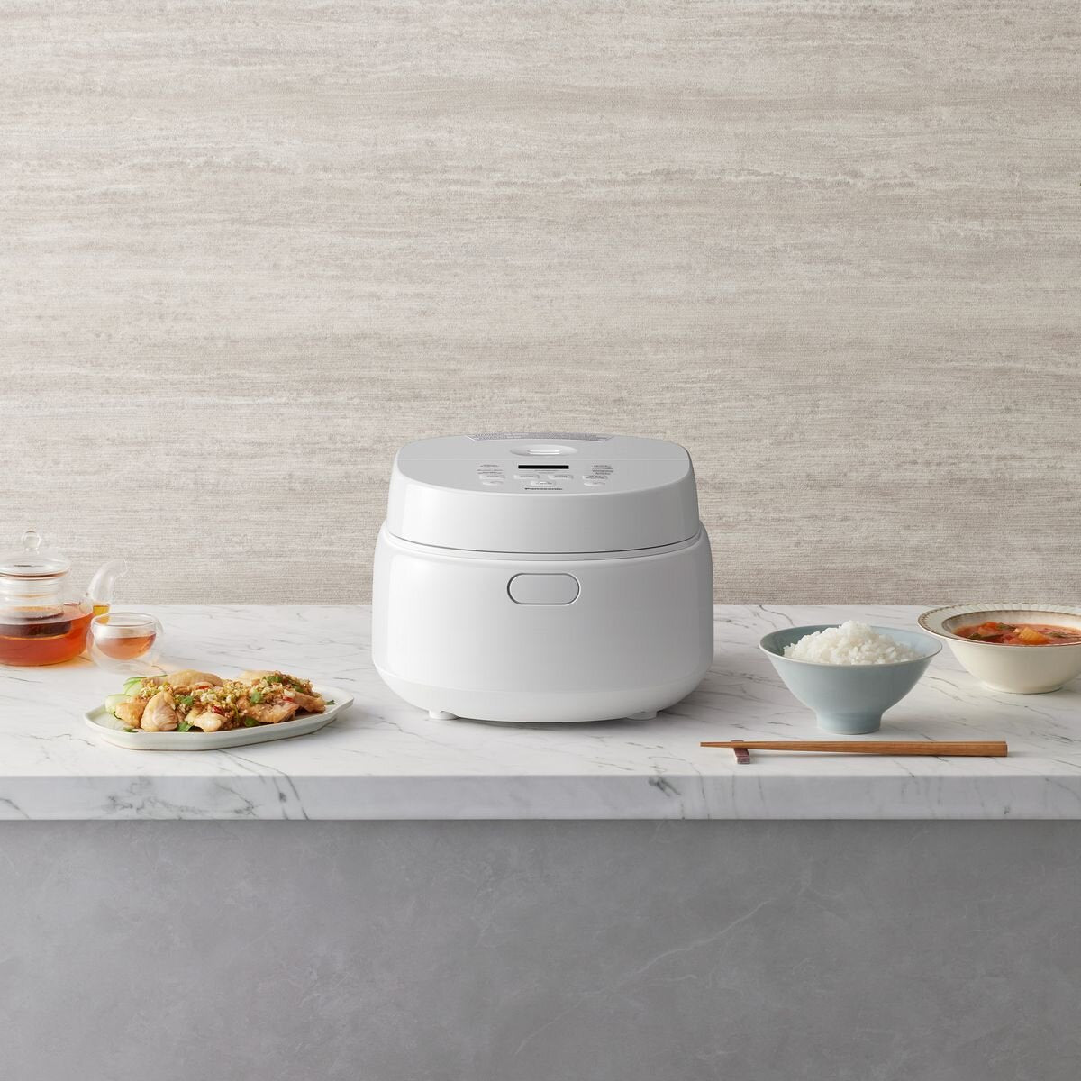 Panasonic Premium 5.5-cup rice cooker - 10 auto menus, Binchotan charcoal-coated pot, white - SR-DL104WST
