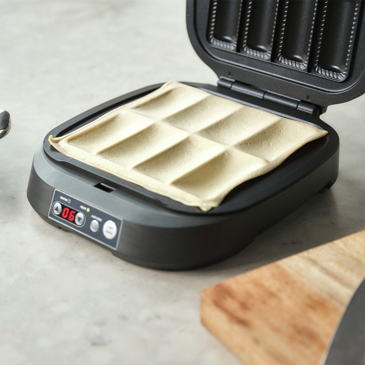 Breville Quick and Easy Pie Maker - 8 Pie Wells, Seal and Snap Plates, Programmable Timer, Grey - LPI285GRY