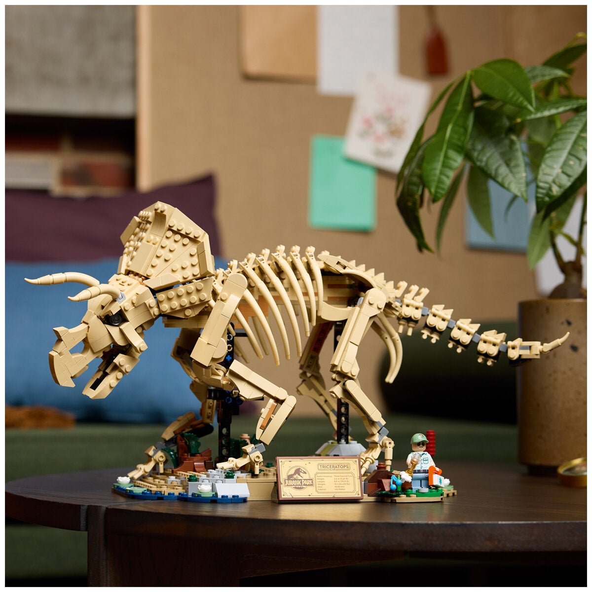 LEGO Triceratops Dinosaur Fossils Model Kit Jurassic World 1154 Pieces 77985 — image 8