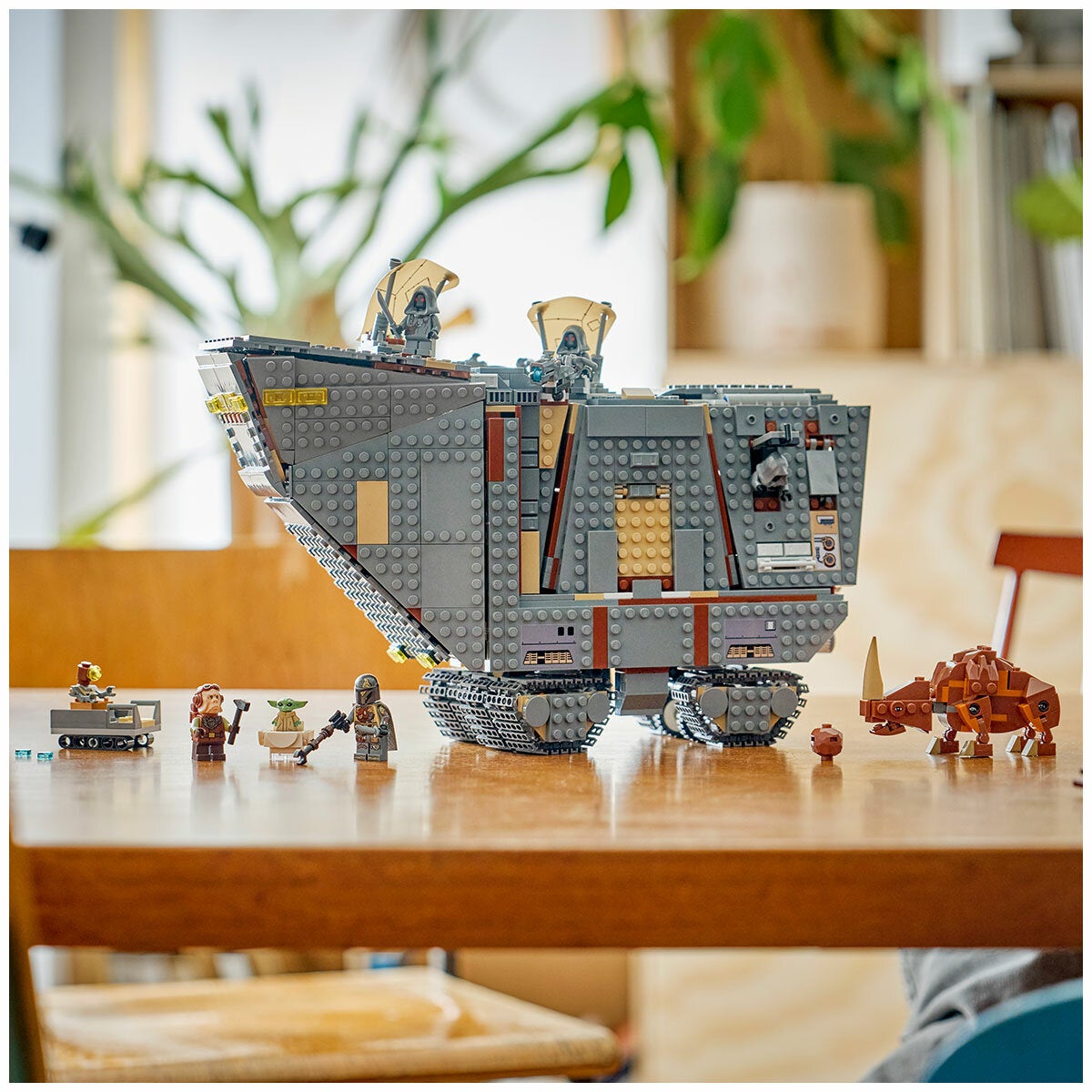 LEGO Offworld Sandcrawler And Mudhorn Star Wars Vehicle Playset 5 Minifigures 75453 — image 5