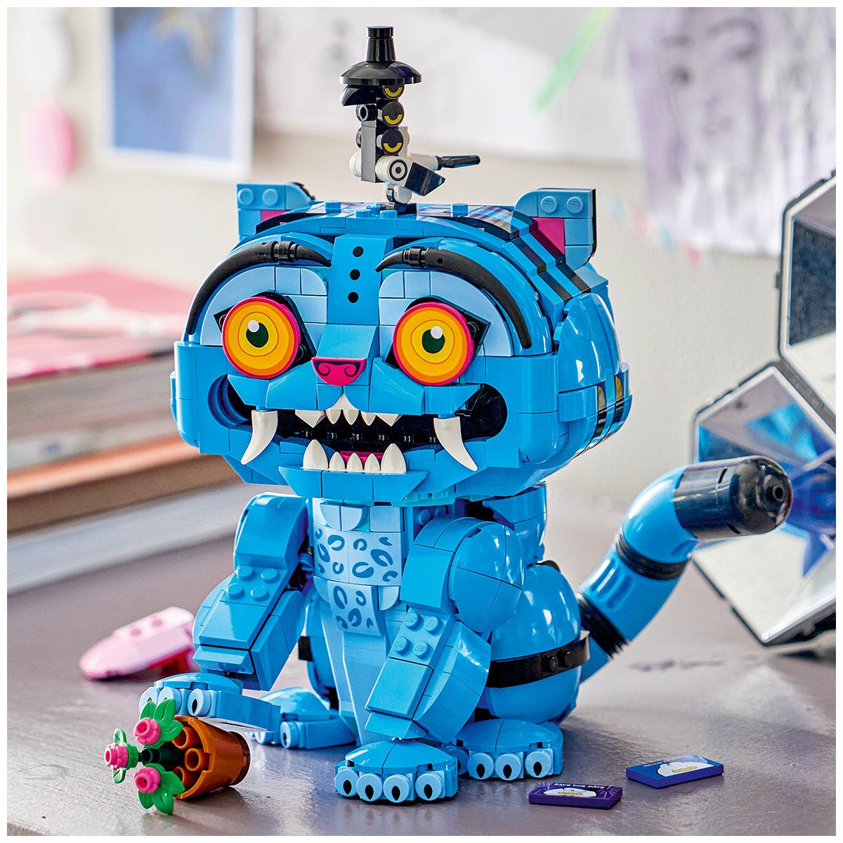 LEGO Derpy Tiger And Sussie Bird KPop Demon Hunters Building Kit 72537 — image 4