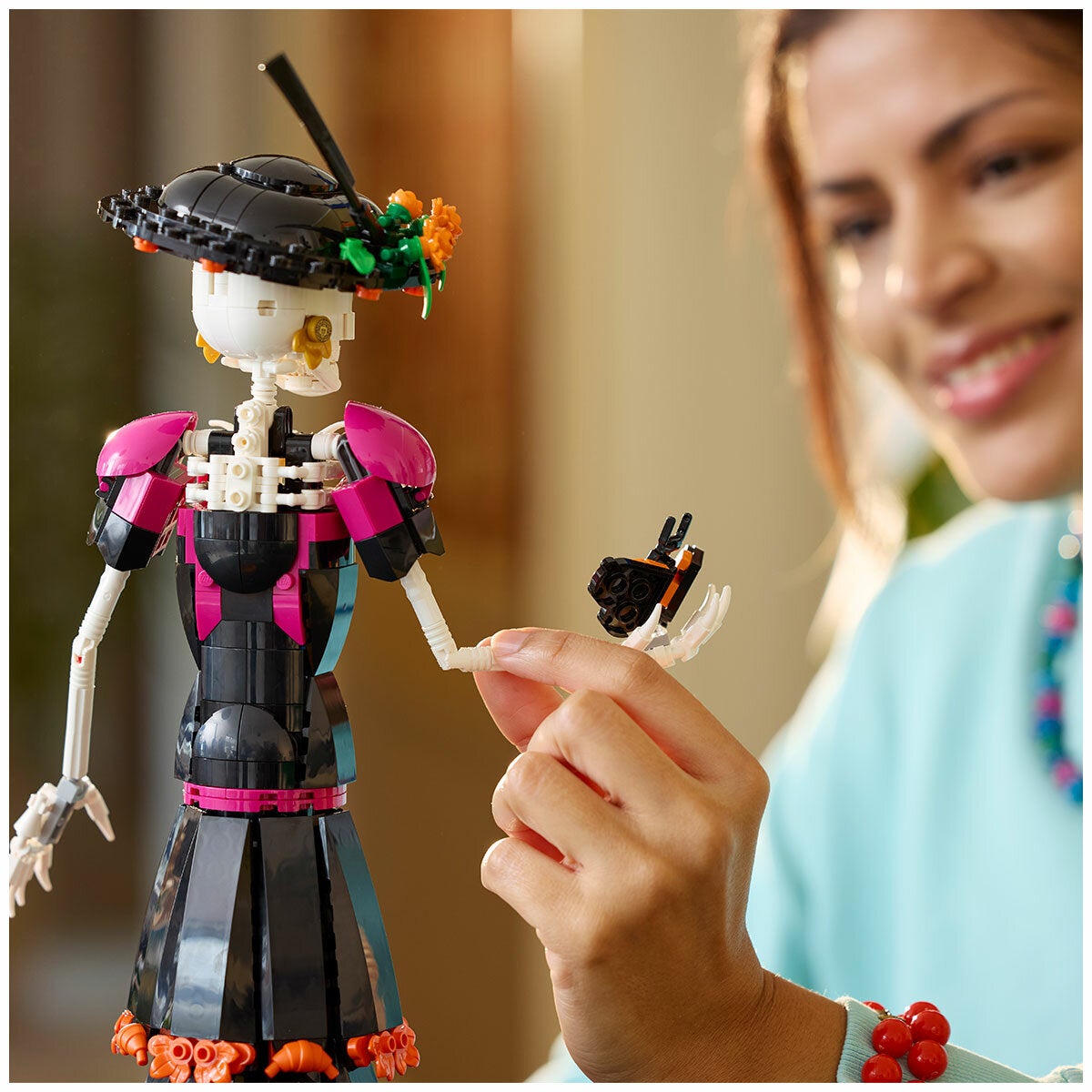 LEGO La Catrina Ideas Skeleton Figure Buildable Decoration 21372 — image 3