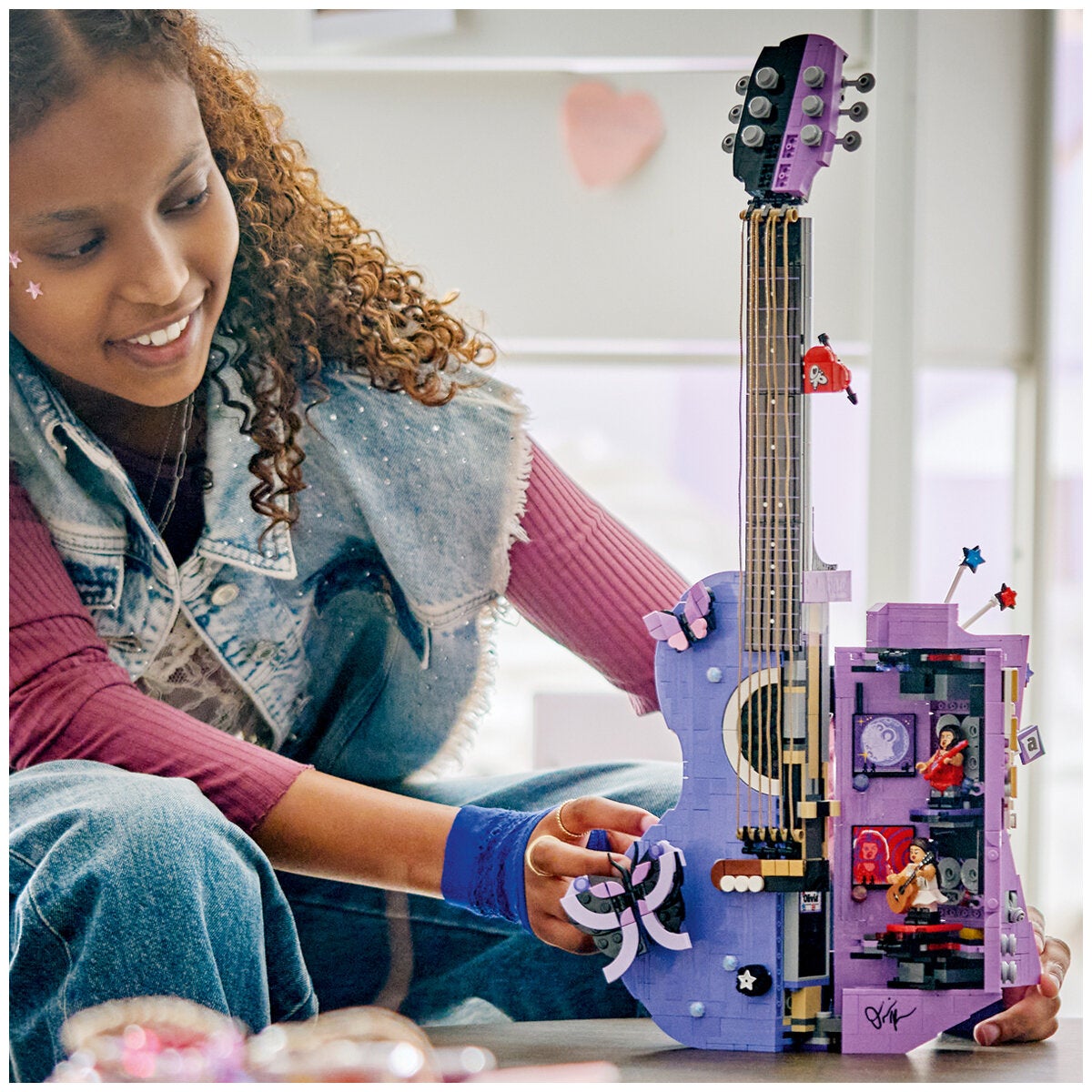 LEGO Olivia Rodrigo's Dual Guitar 1228 Piece Editions Model Kit 43031 — image 5