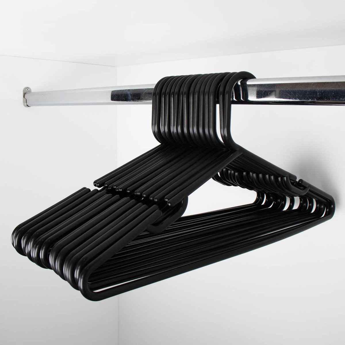 Practa Black Heavy Duty Plastic Tube Clothes Hangers 15 Pack - 445mm x 215mm - Anti-Slip Notches - Extra-Wide Design