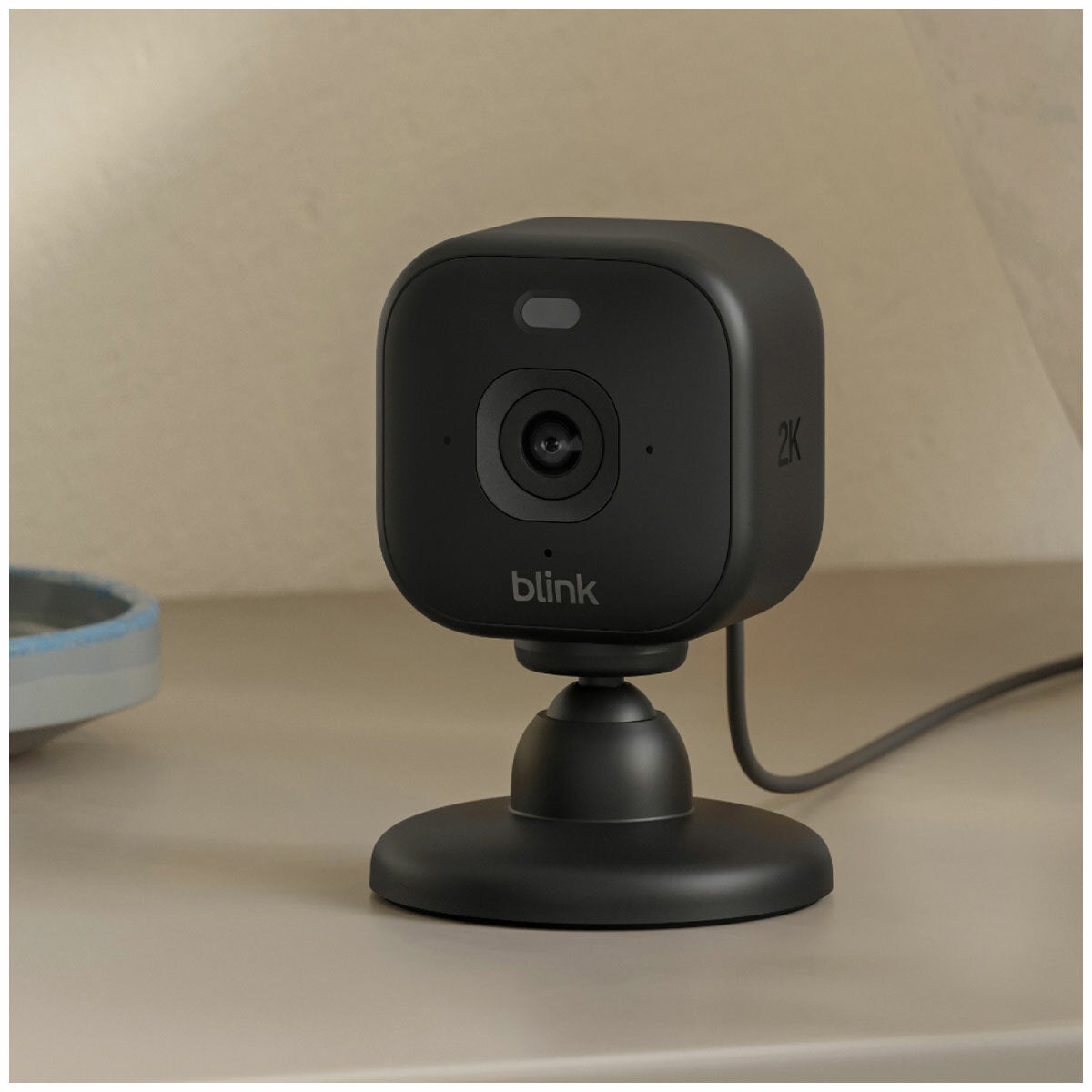 Indoor and Outdoor Home Security Camera Bundle with Colour Night Vision, Blink 2K+ 4-Cam B0H2XC9BMS — image 3